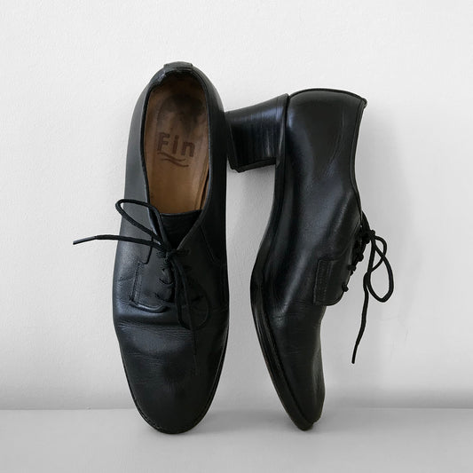 1960s Well Worn French Black Leather Heeled Lace-Up Shoes