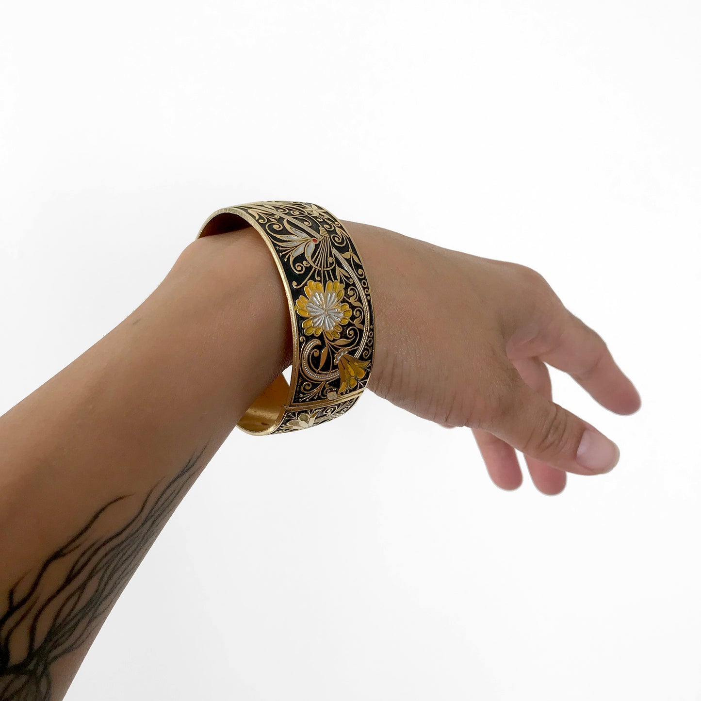 Floral and Leaf Carved Metal Hand-Painted Gold-toned Cuff Bangle Bracelet