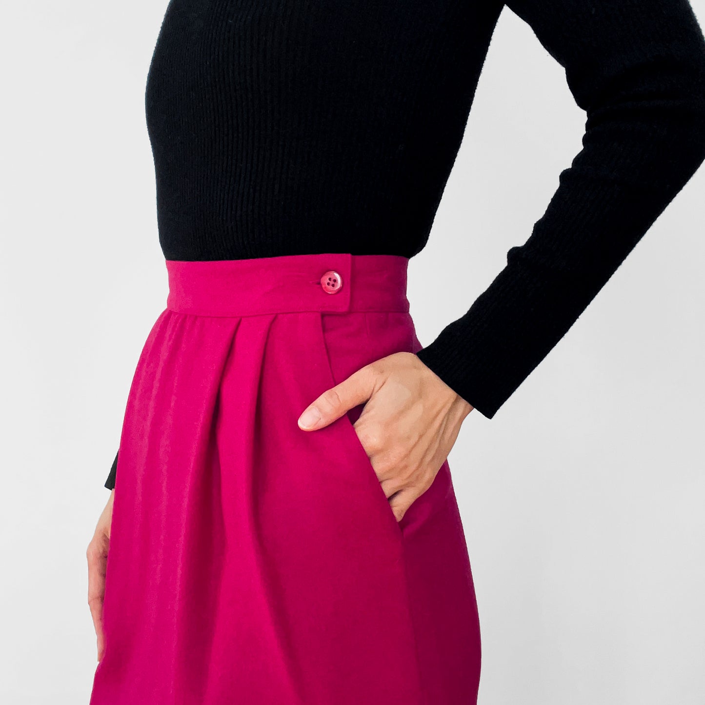 1980s Fuschia Pink Pleated Knee-Length Skirt