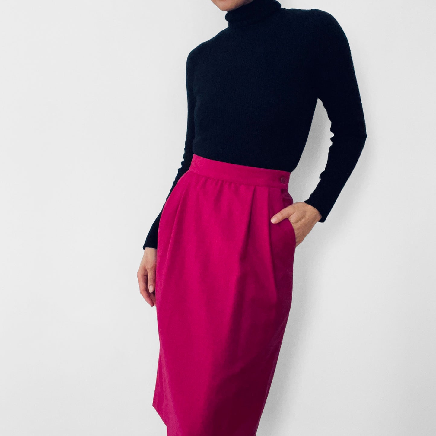 1980s Fuschia Pink Pleated Knee-Length Skirt