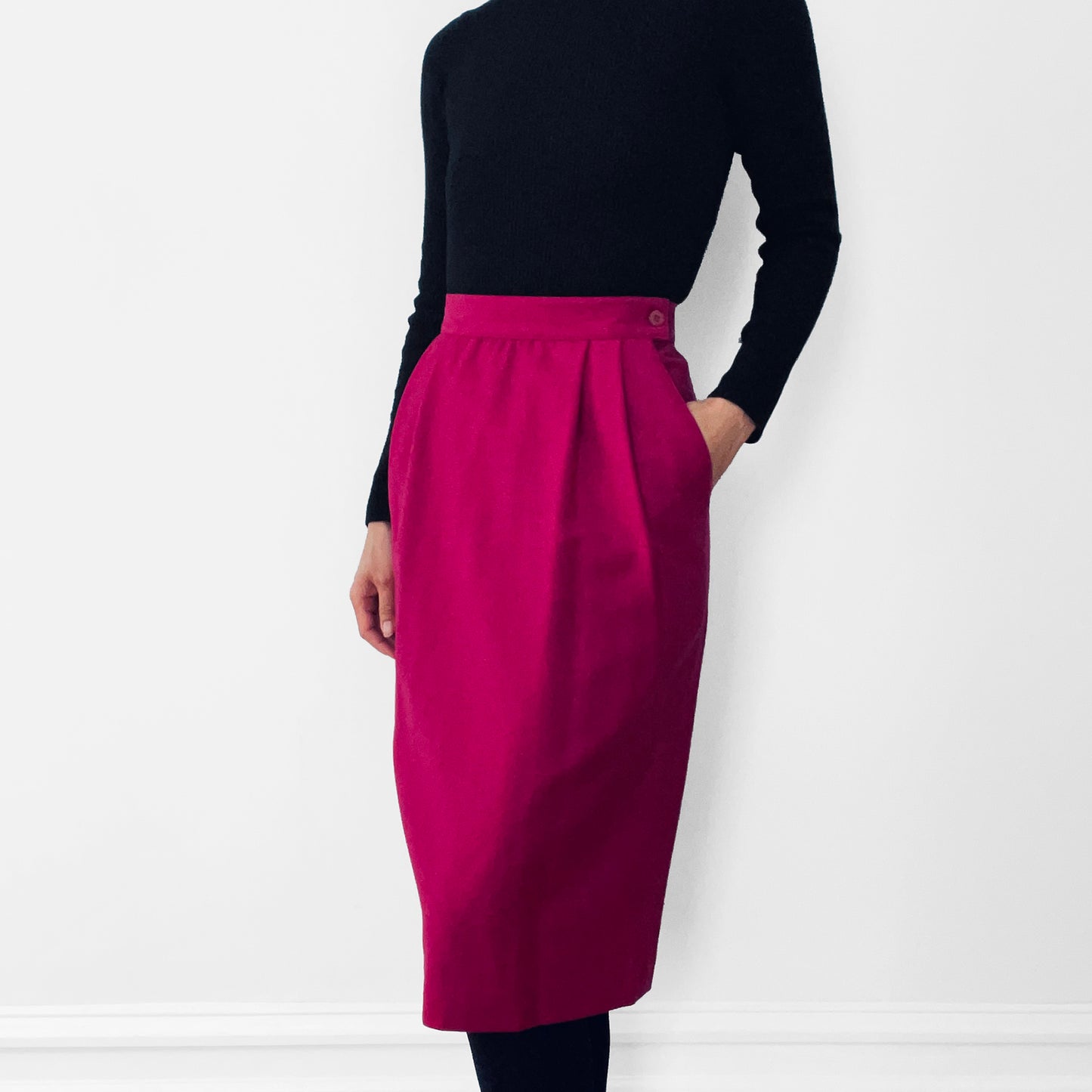 1980s Fuschia Pink Pleated Knee-Length Skirt