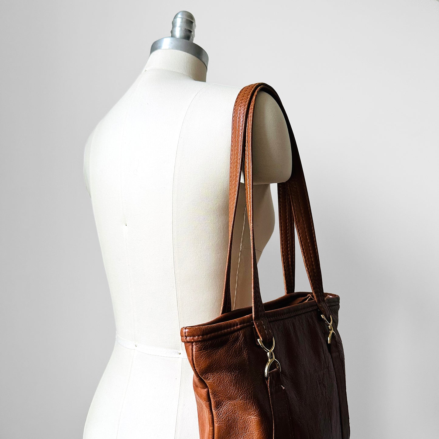 1970s Tobacco Tan Brown Leather Tote Shoulder-Bag Purse