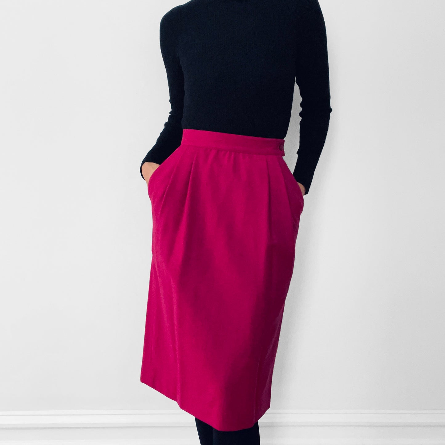 1980s Fuschia Pink Pleated Knee-Length Skirt