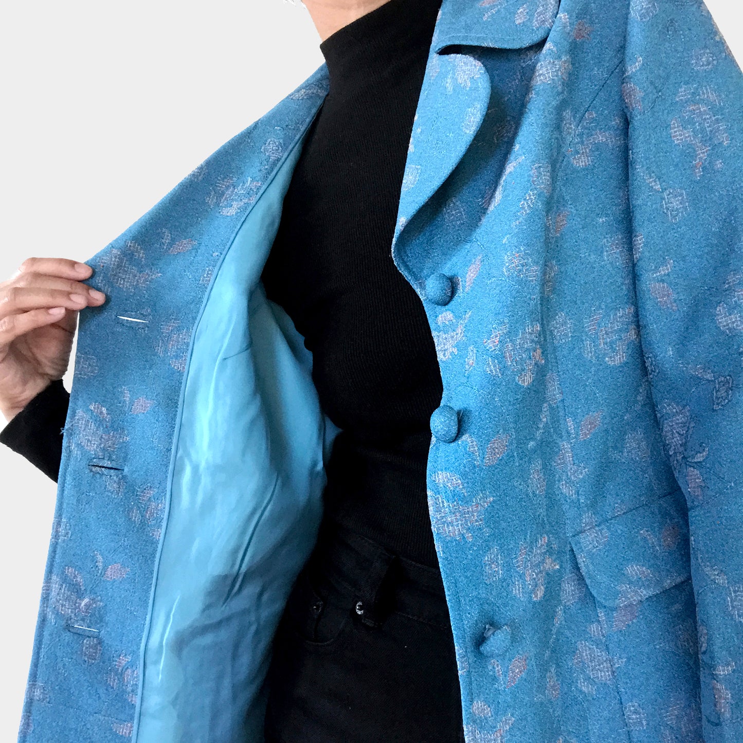 1970s Robin's Egg Blue Cross-Stitch Leaf Patterned Wide-Lapel Blazer Jacket