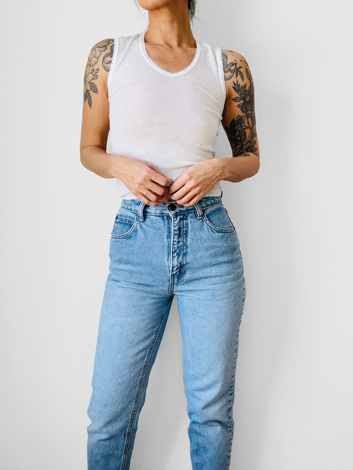 1990s Light Wash Perfect Fit High-Waisted Tapered Leg Blue Soft Denim Jeans - Waist 25/26