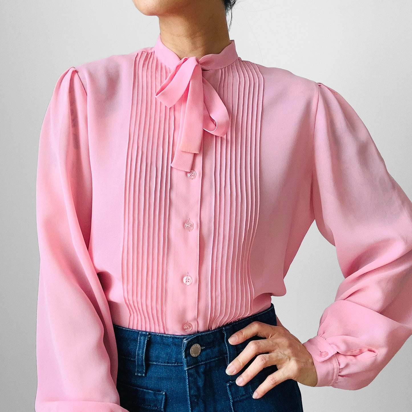 1970s - 1980s Pink Pleated Puff Sleeve Tie-Neck Button-Front Blouse - S/M