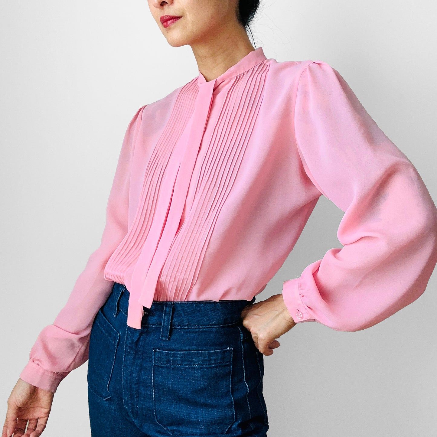 1970s - 1980s Pink Pleated Puff Sleeve Tie-Neck Button-Front Blouse - S/M