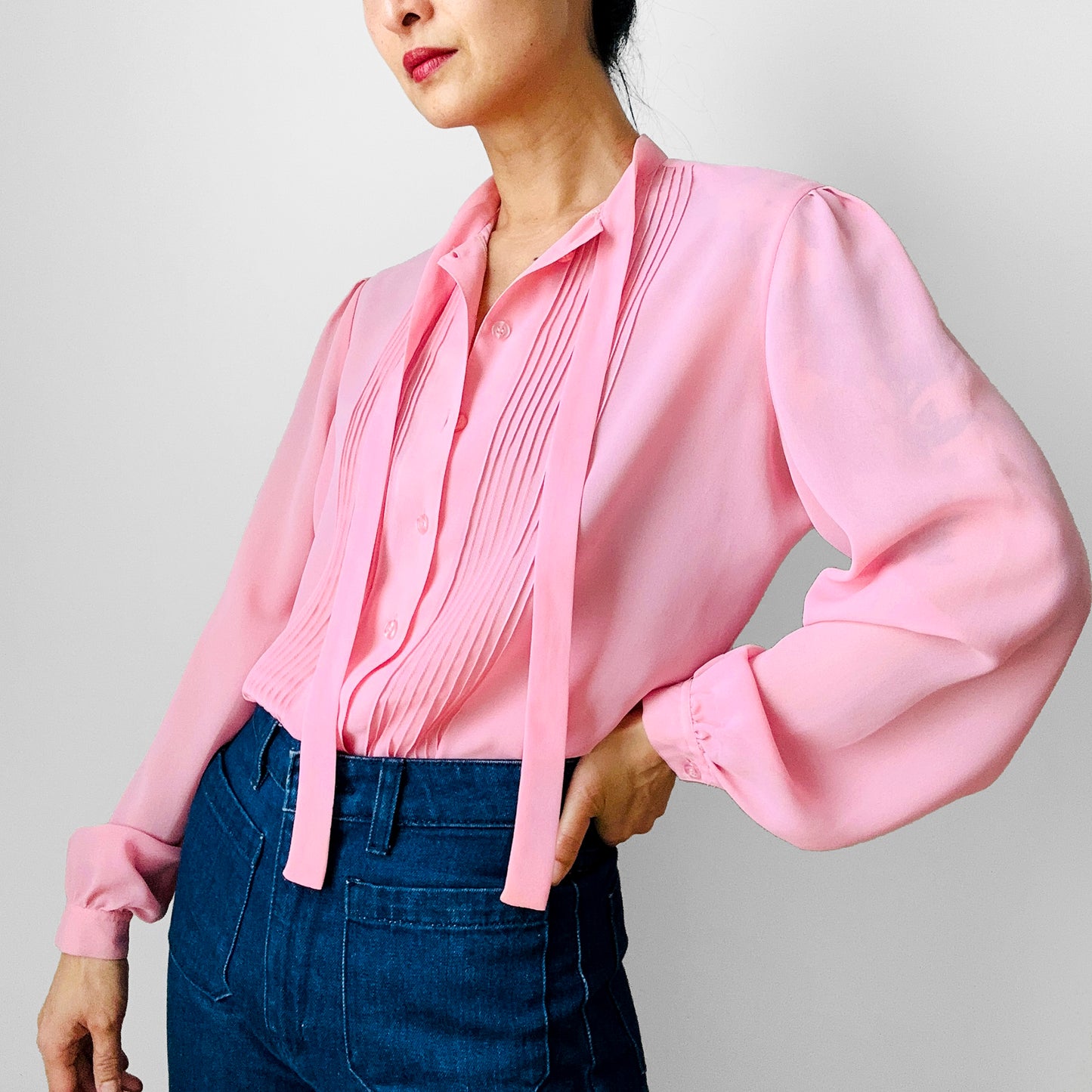 1970s - 1980s Pink Pleated Puff Sleeve Tie-Neck Button-Front Blouse - S/M