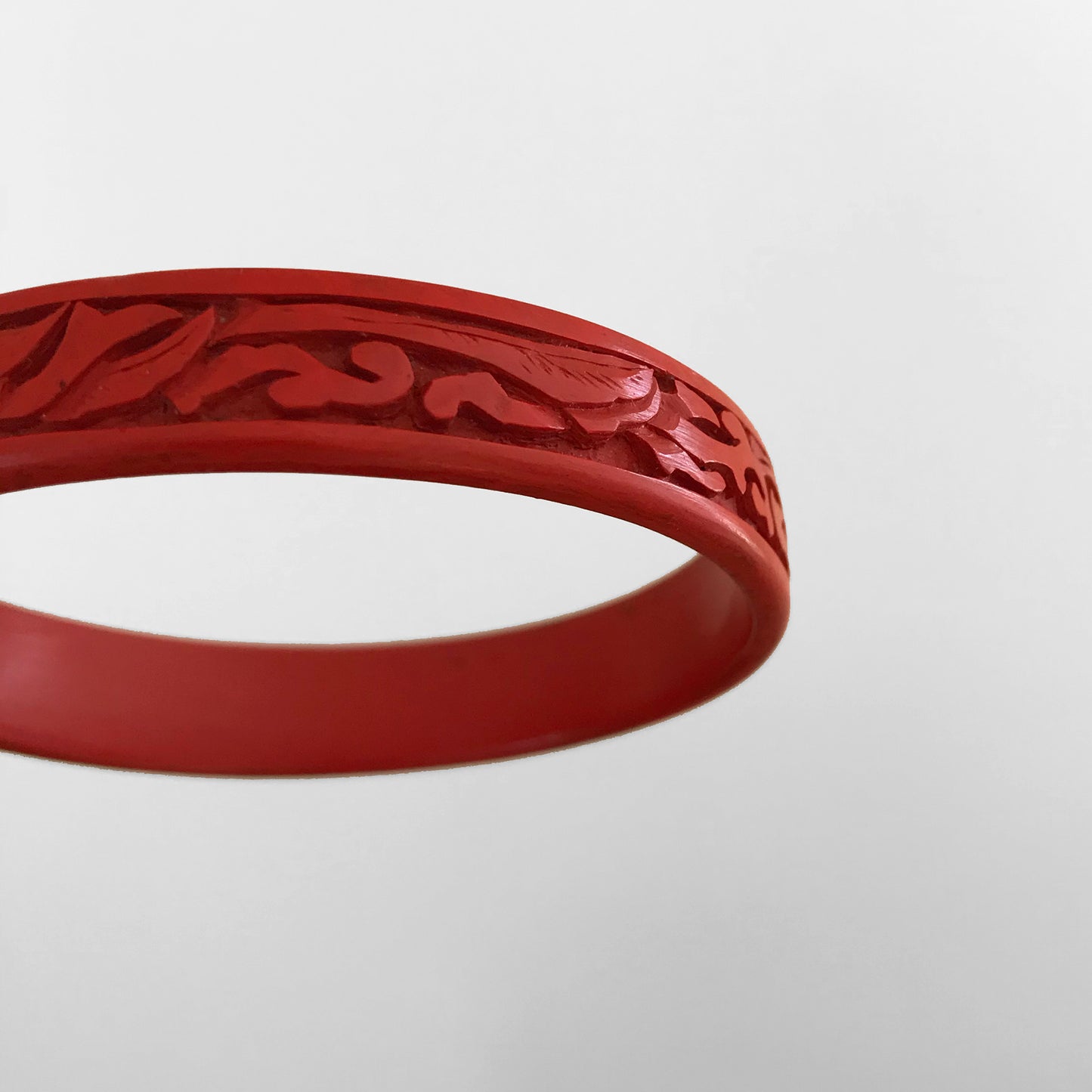 Antique early 1900s, Red Chinese Cinnabar Floral Carved Bangle Bracelet Set