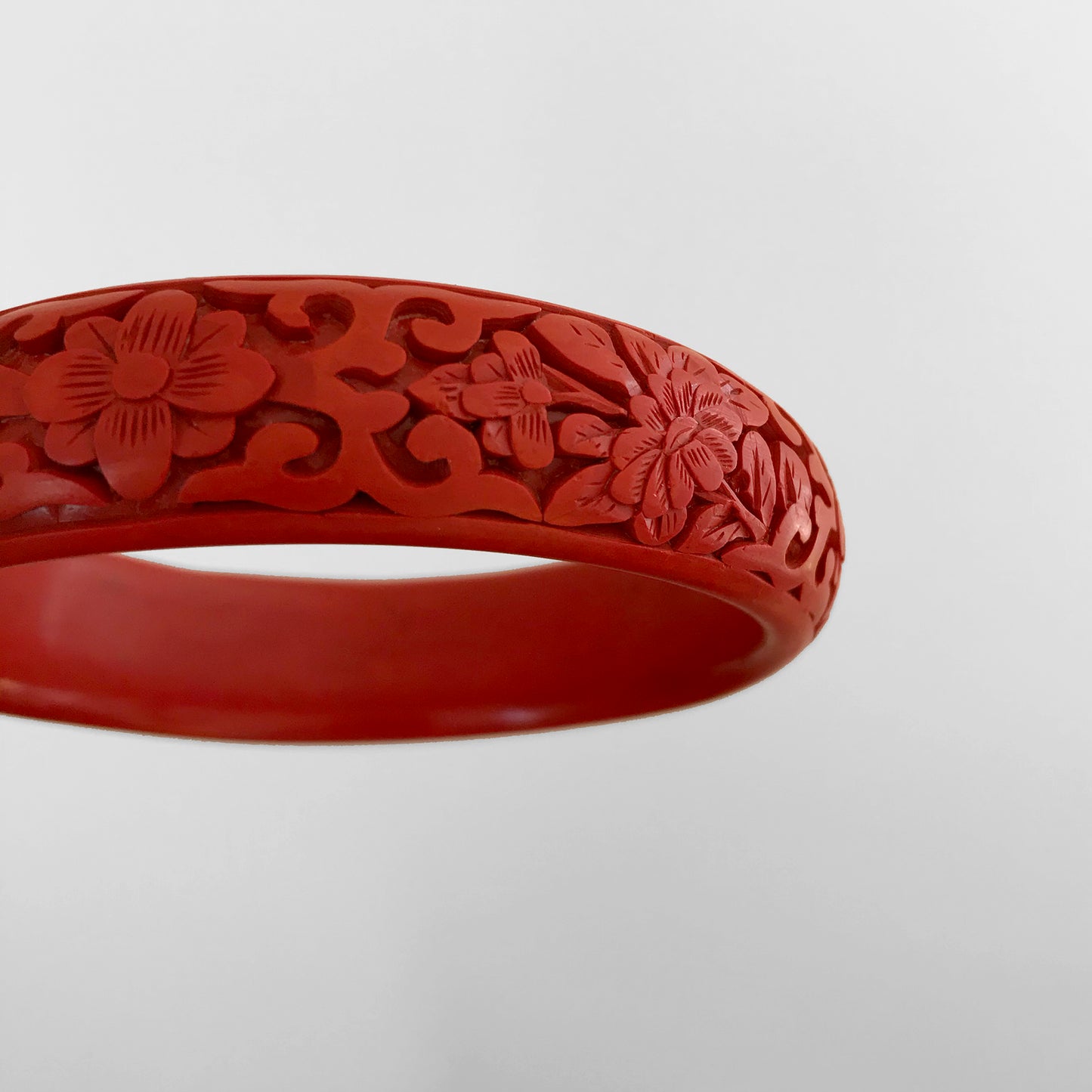 Antique early 1900s, Red Chinese Cinnabar Floral Carved Bangle Bracelet Set