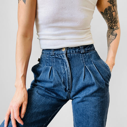 1980s Sasson Brand High-Waisted Pleated Tapered Leg Denim Blue Jeans - Waist 26