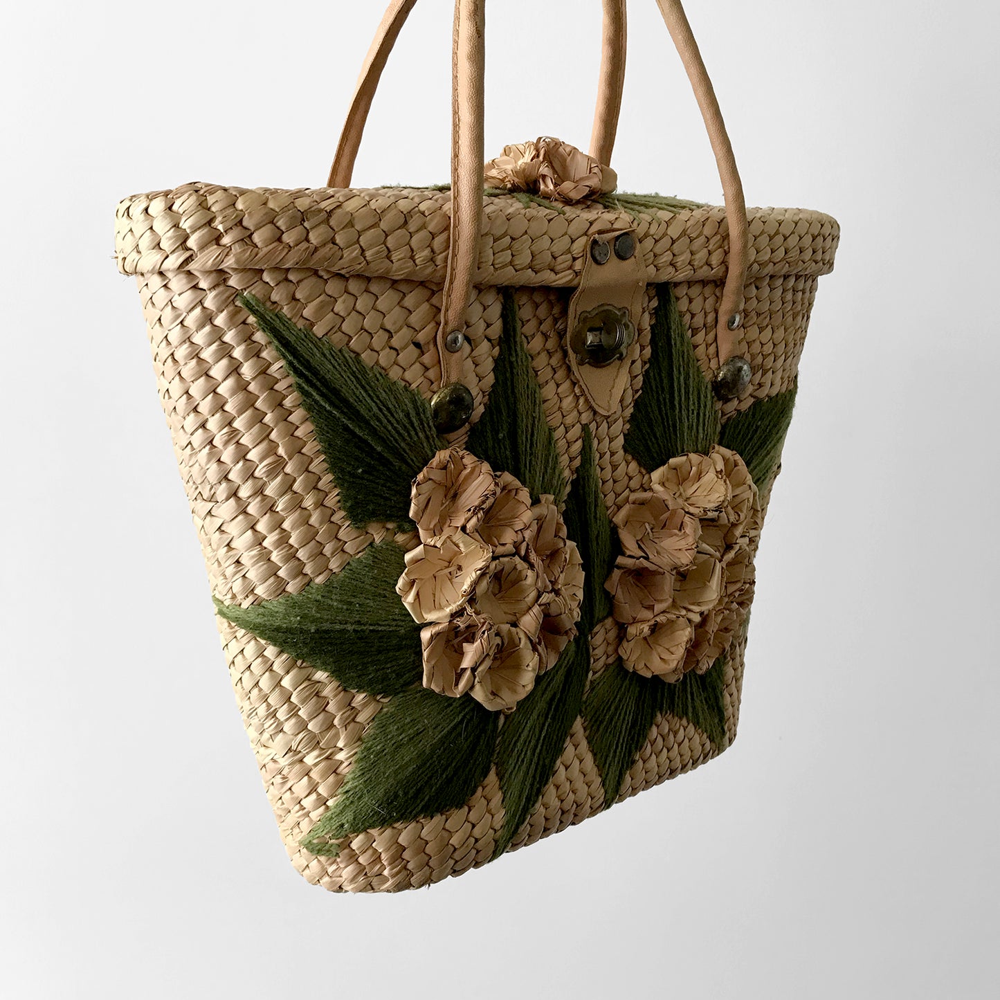 1950s - 1960s Mid-Century Floral and Leaf Woven Straw Basket Handbag