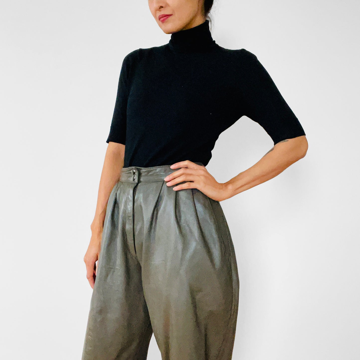 1980s Olive-Green Made in Canada High-Waisted Pleated Leather Tapered Trousers Pants