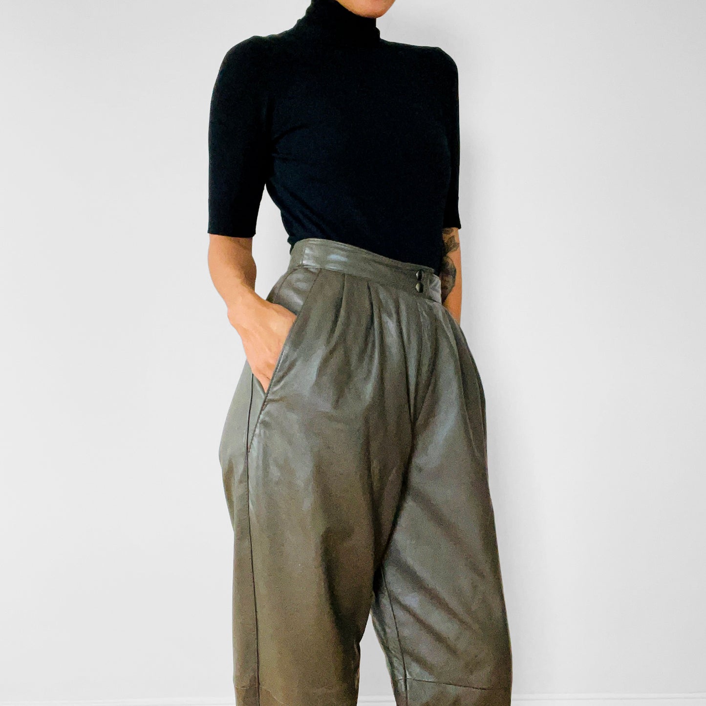 1980s Olive-Green Made in Canada High-Waisted Pleated Leather Tapered Trousers Pants