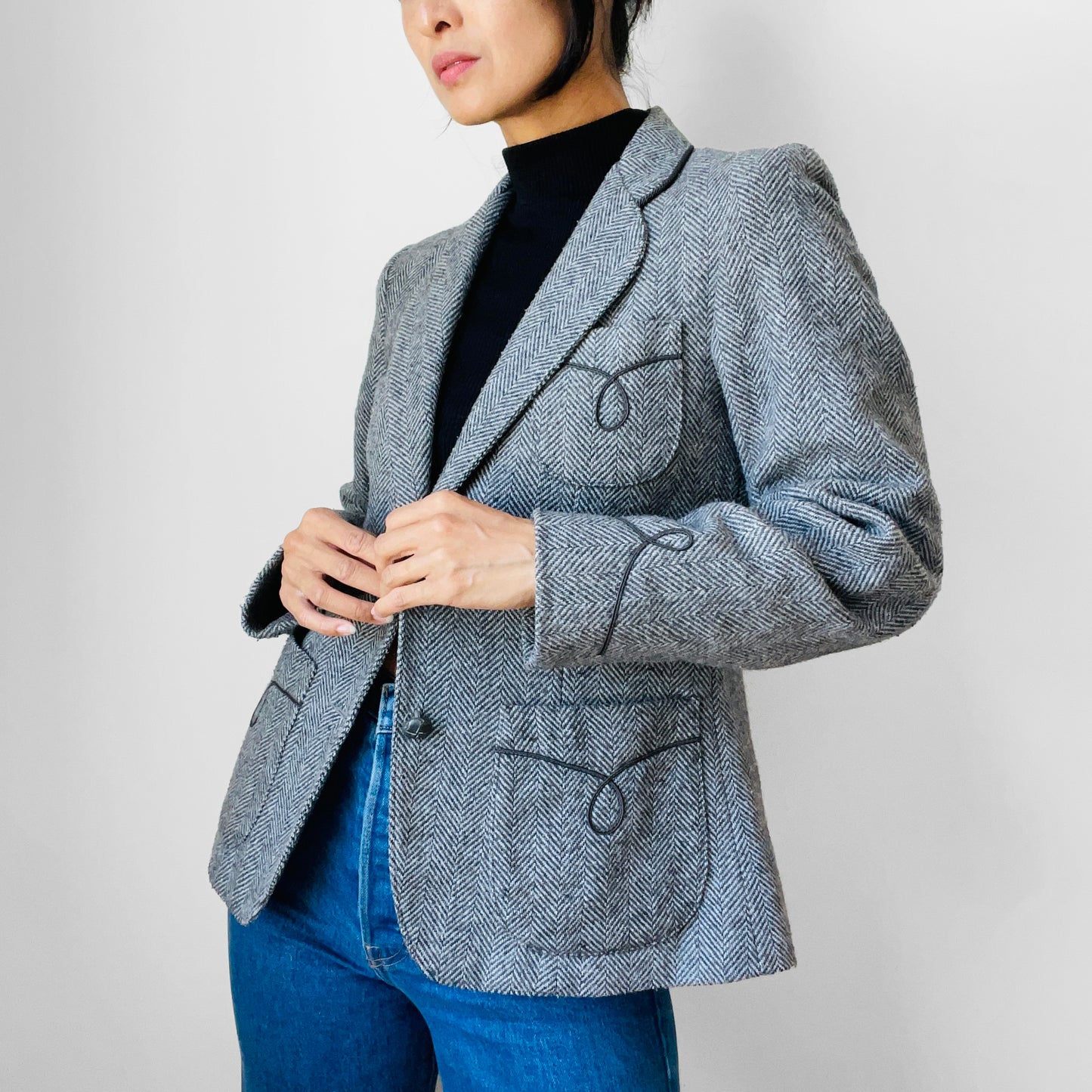 1970s Grey Wool Tweed Piped Western-Inspired Blazer Jacket