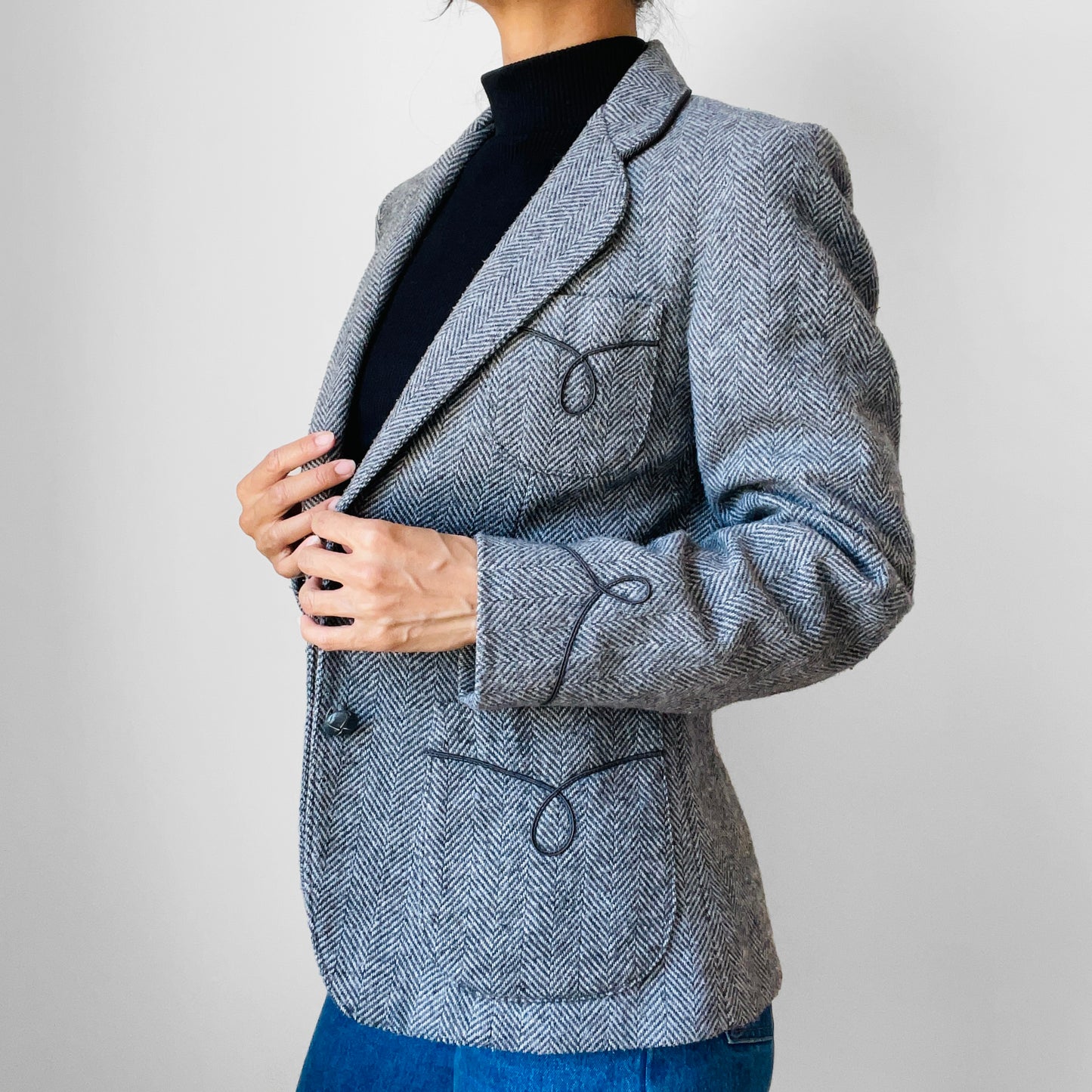 1970s Grey Wool Tweed Piped Western-Inspired Blazer Jacket