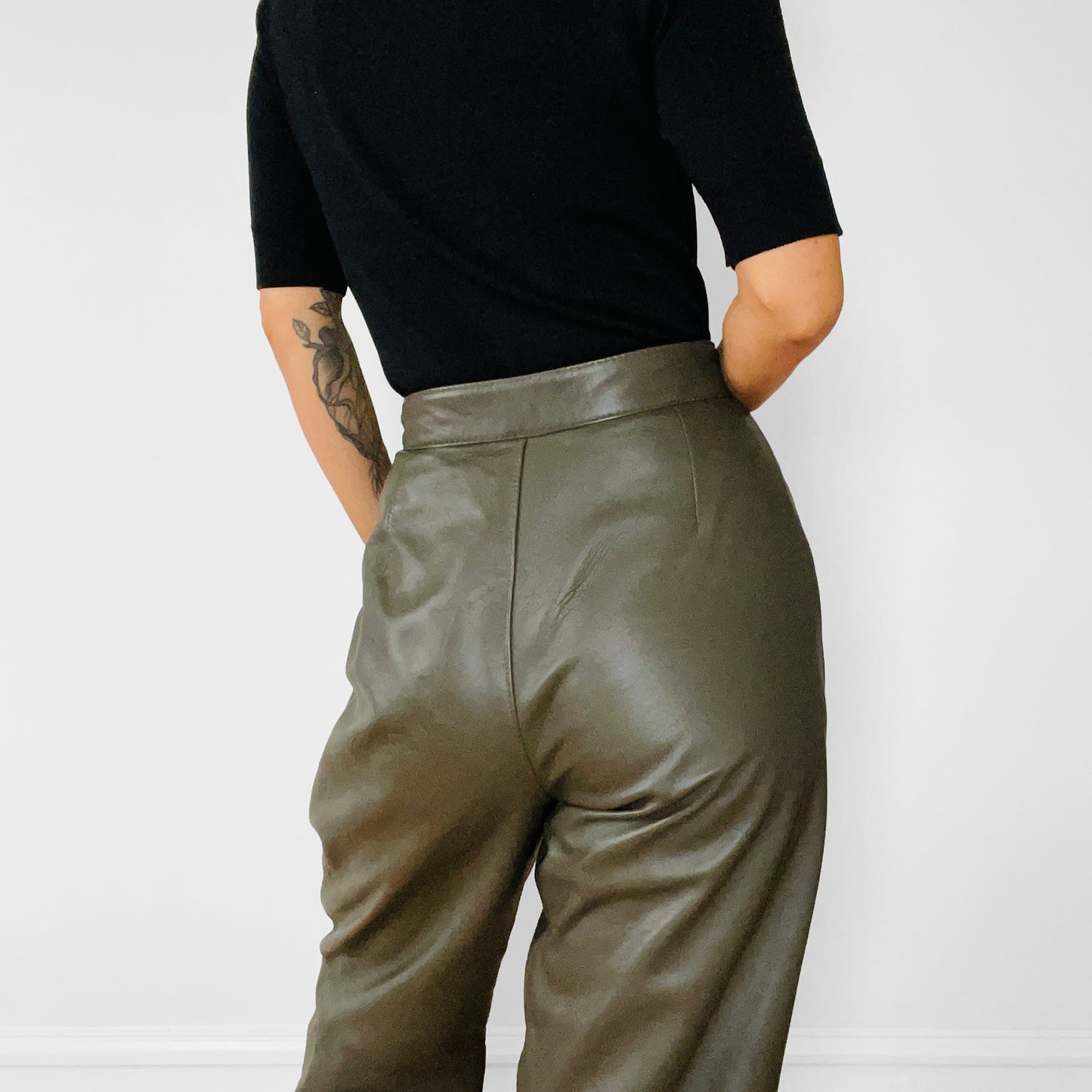 1980s Olive-Green Made in Canada High-Waisted Pleated Leather Tapered Trousers Pants