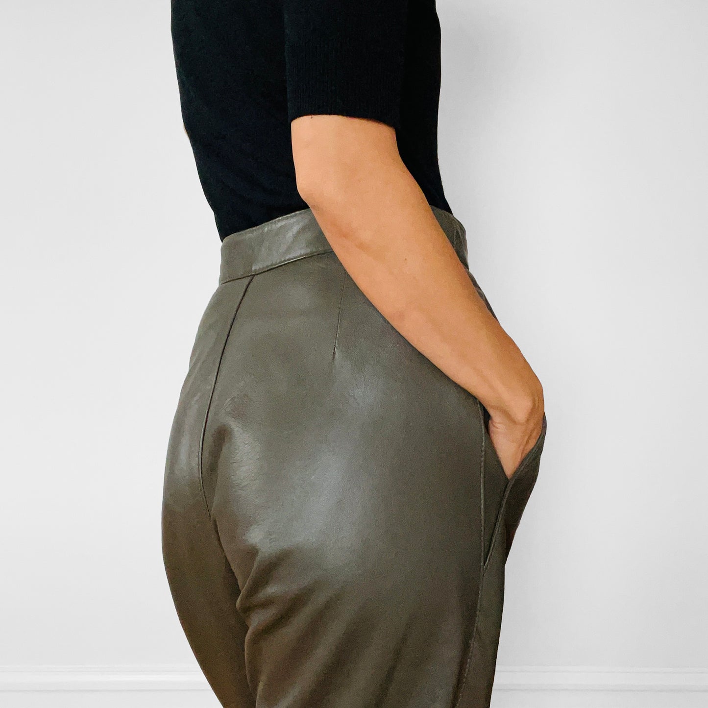 1980s Olive-Green Made in Canada High-Waisted Pleated Leather Tapered Trousers Pants