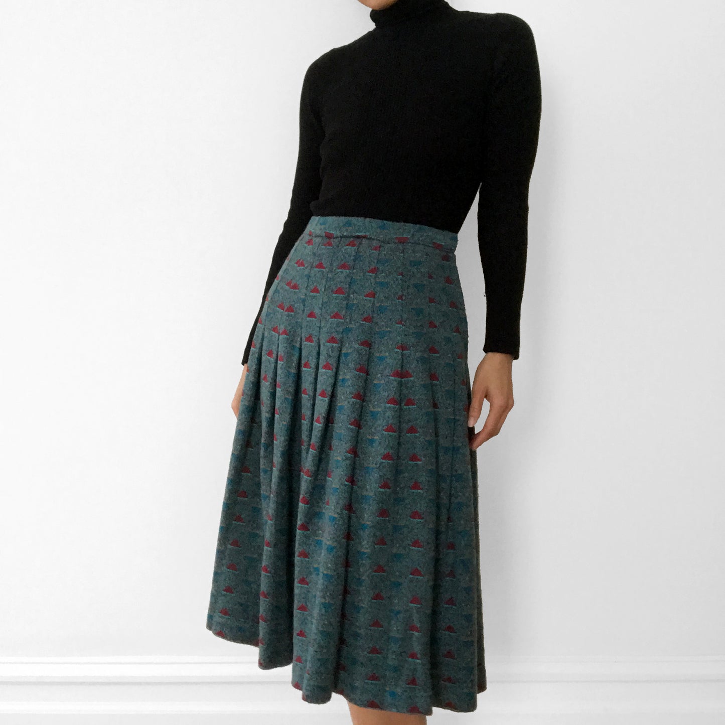 1980s Teal Patterned Pleated Fit and Flare Knit Skirt