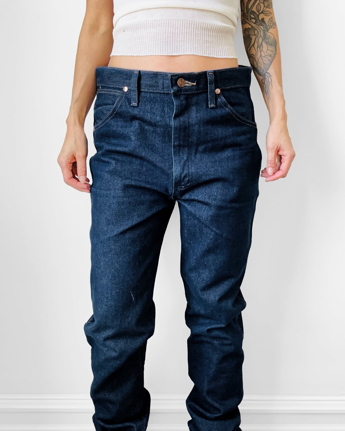 Modern Dark Desaturated Wash Tapered Leg Reworked WRANGLER Denim Blue Jeans - Waist 32 x 36