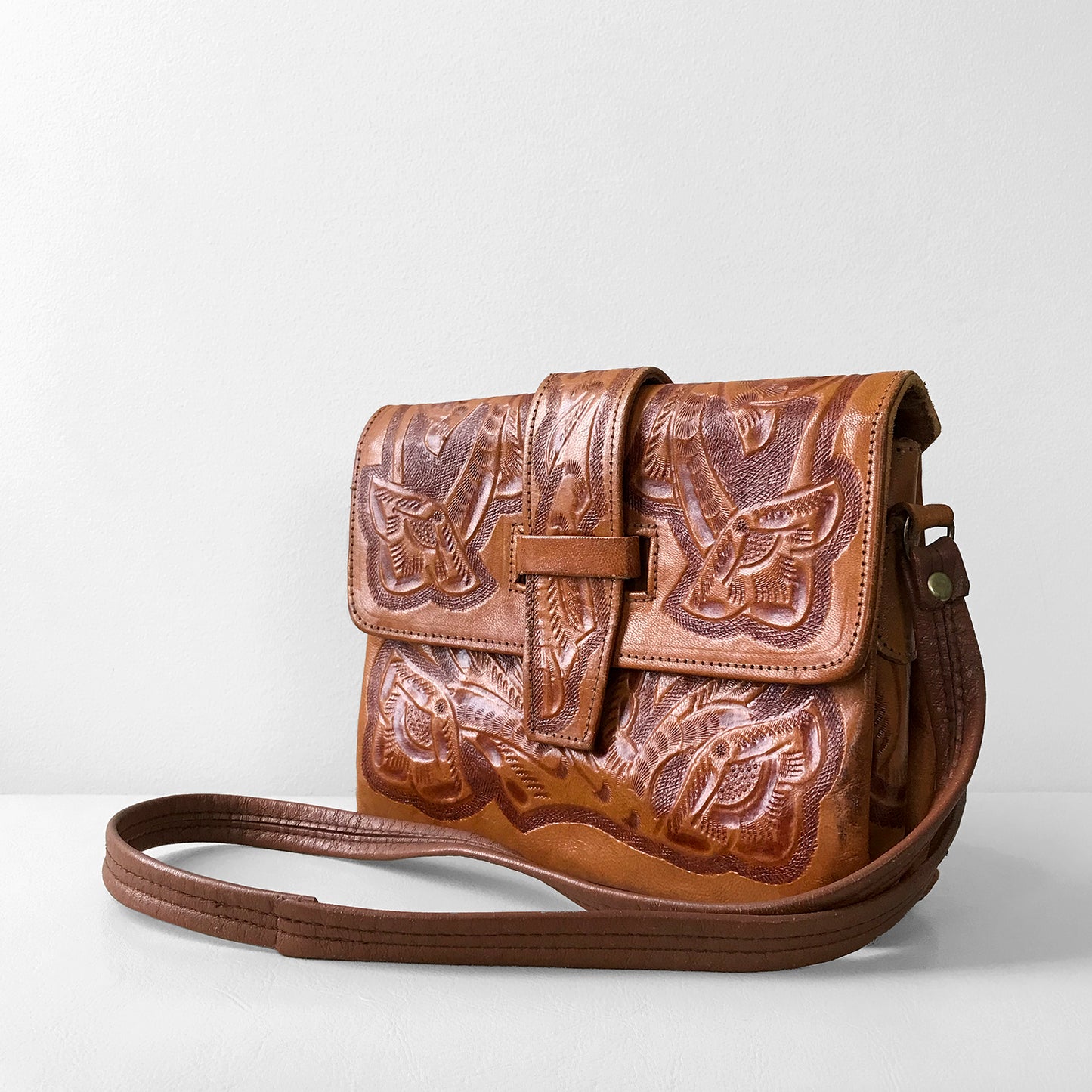 1960s - 1970s Tooled Leather Crossbody Shoulder Bag Purse