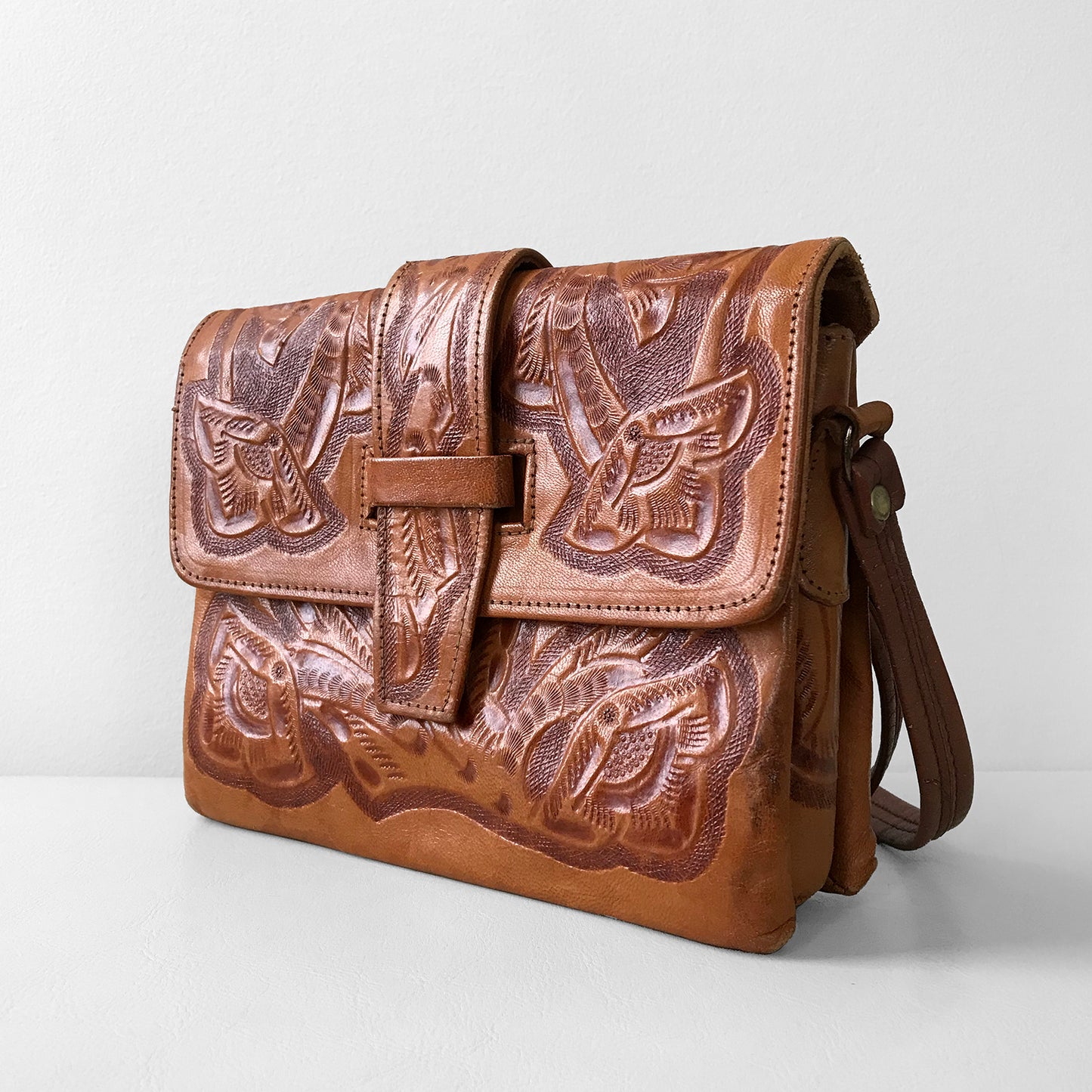 1960s - 1970s Tooled Leather Crossbody Shoulder Bag Purse