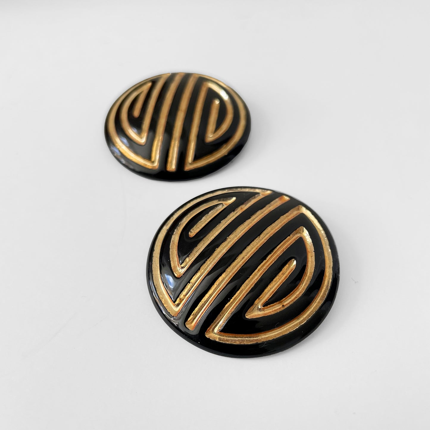 Black and Gold Lacquered Button-Style Geometric-Patterned Shoe-Clips