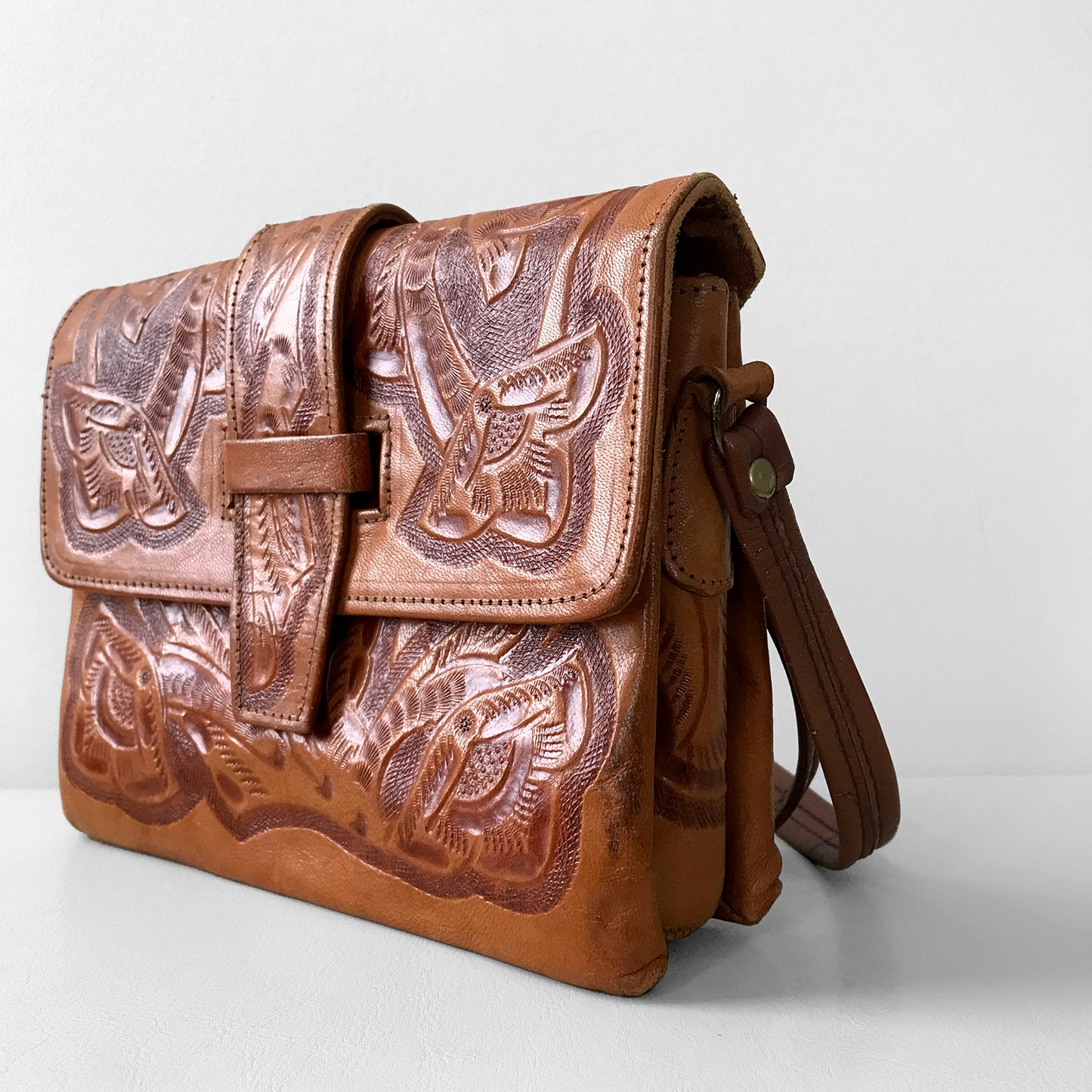 1960s - 1970s Tooled Leather Crossbody Shoulder Bag Purse