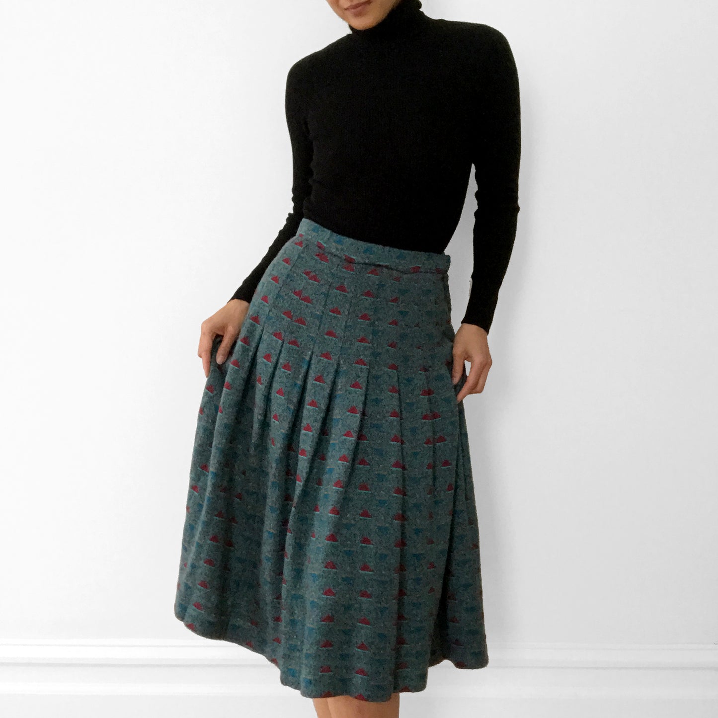 1980s Teal Patterned Pleated Fit and Flare Knit Skirt