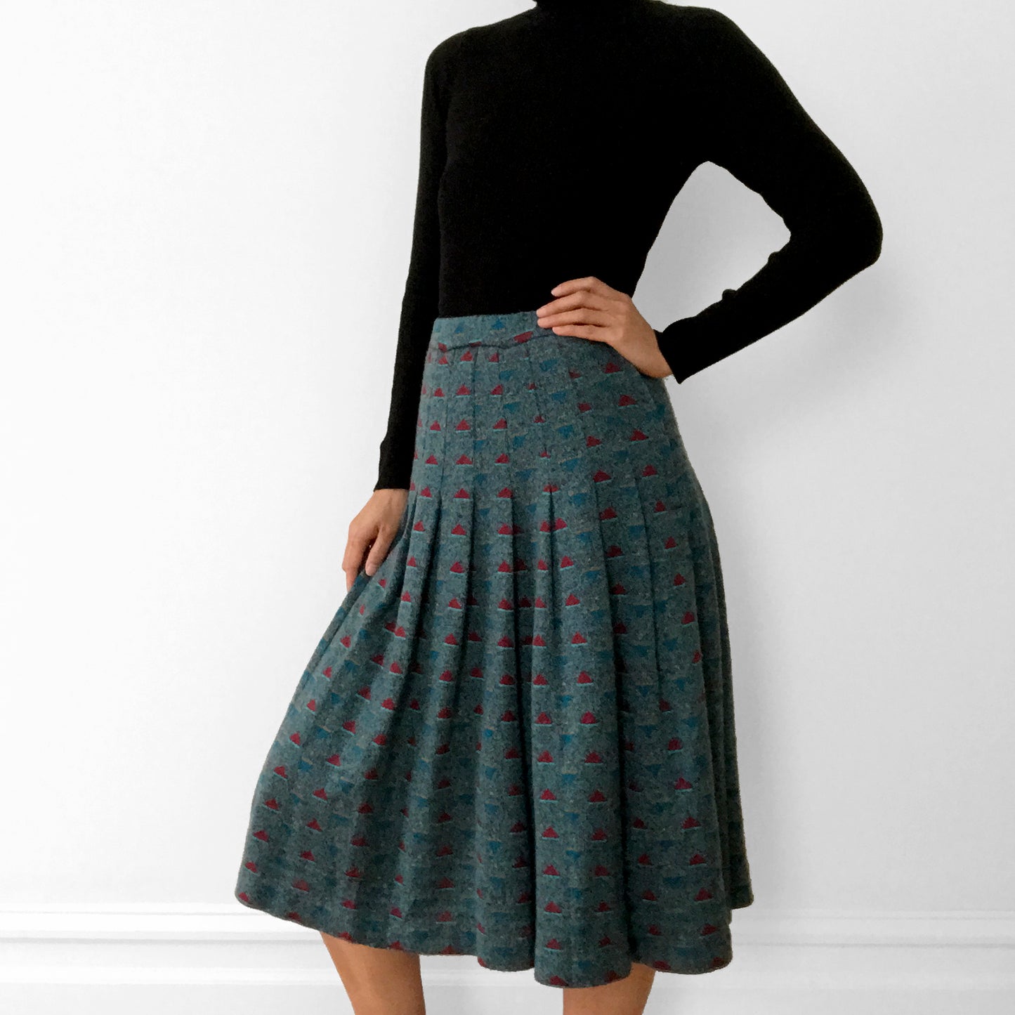 1980s Teal Patterned Pleated Fit and Flare Knit Skirt