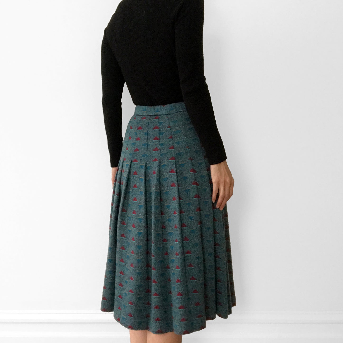 1980s Teal Patterned Pleated Fit and Flare Knit Skirt