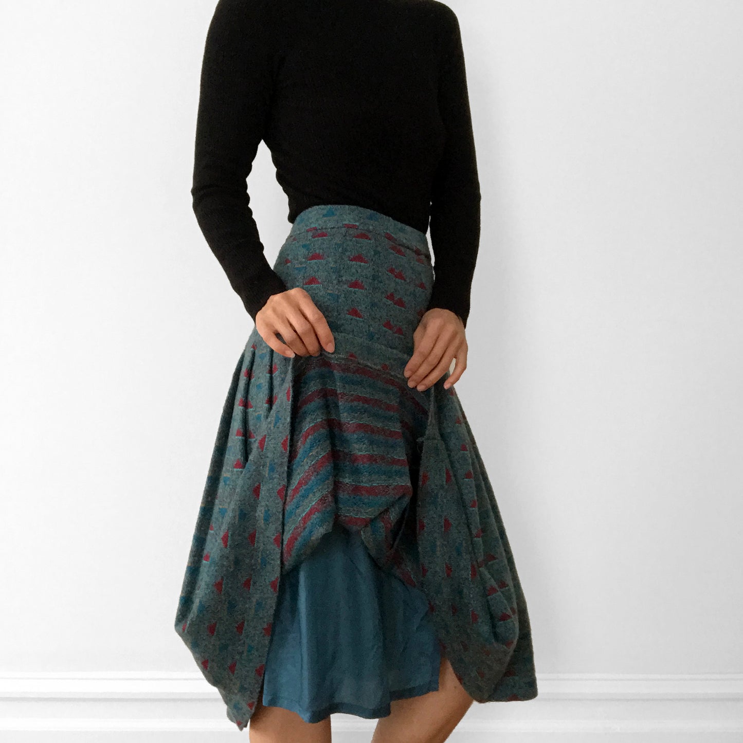 1980s Teal Patterned Pleated Fit and Flare Knit Skirt