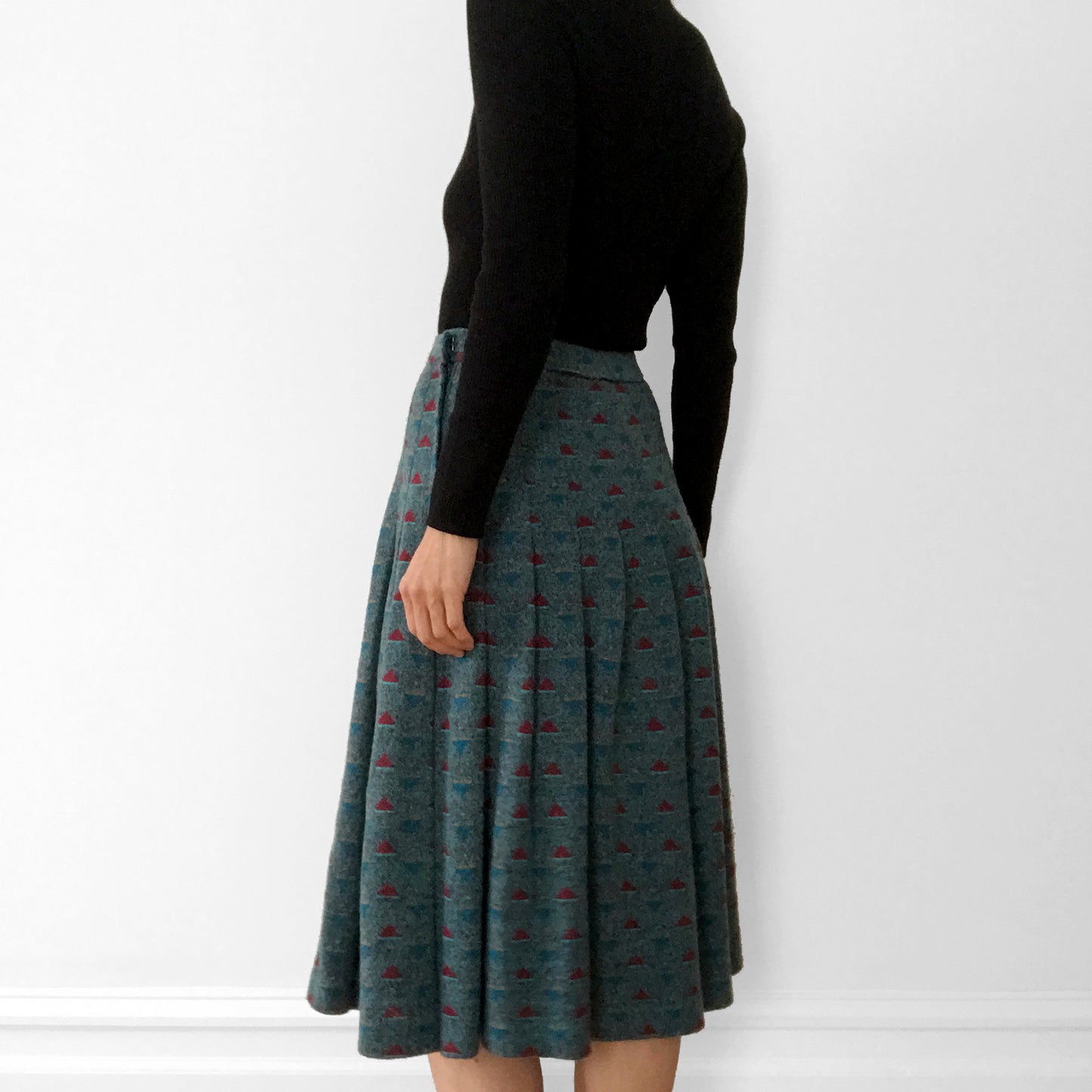 1980s Teal Patterned Pleated Fit and Flare Knit Skirt