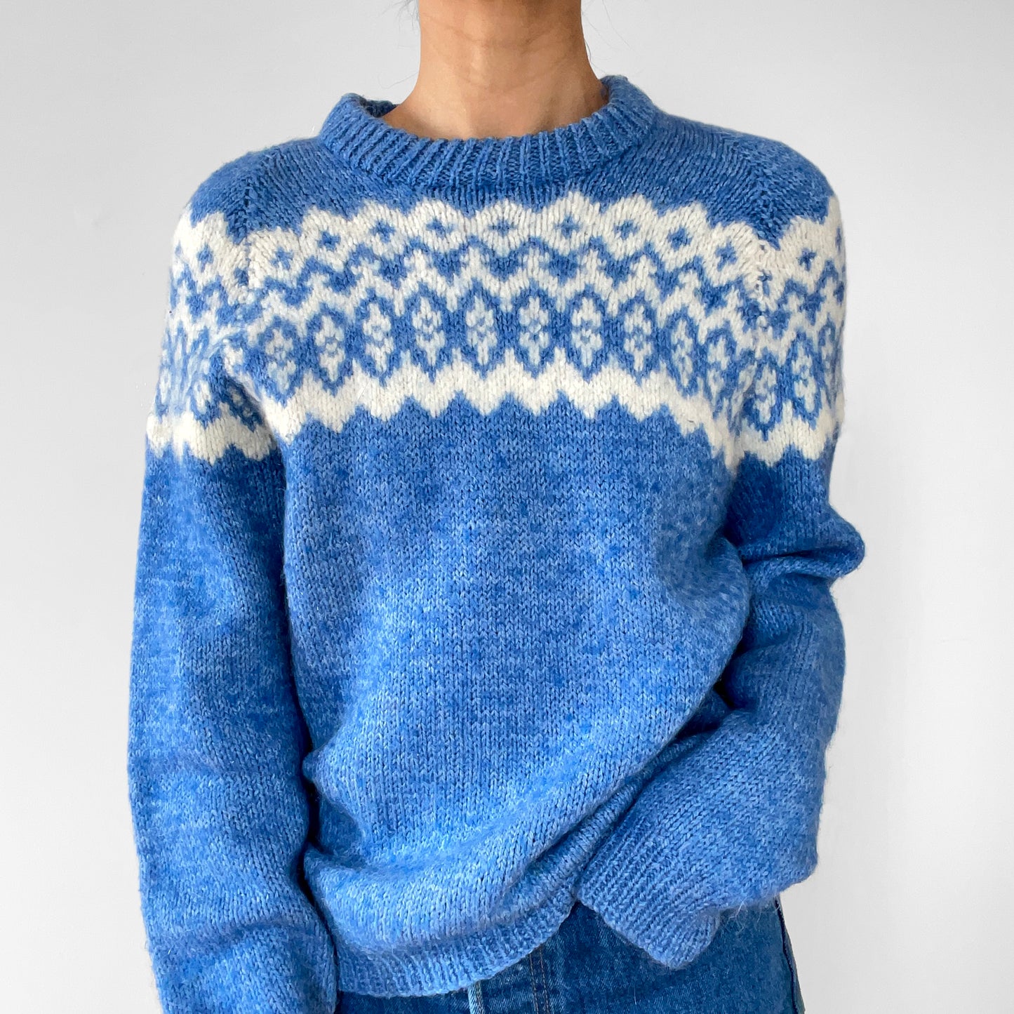 Blue and White Crew-Neck Nordic-Style Pullover Sweater Jumper