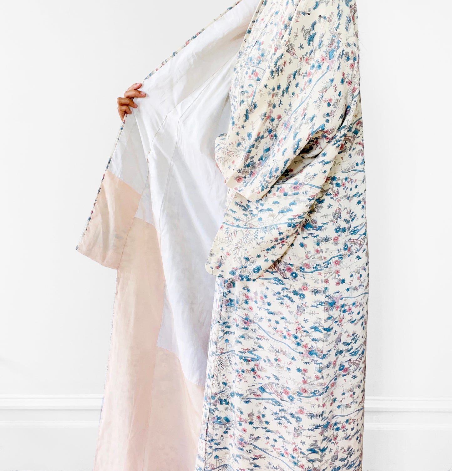 Chiffon White Silk-Crepe Floral Scenic Countryside Japanese Kimono Duster