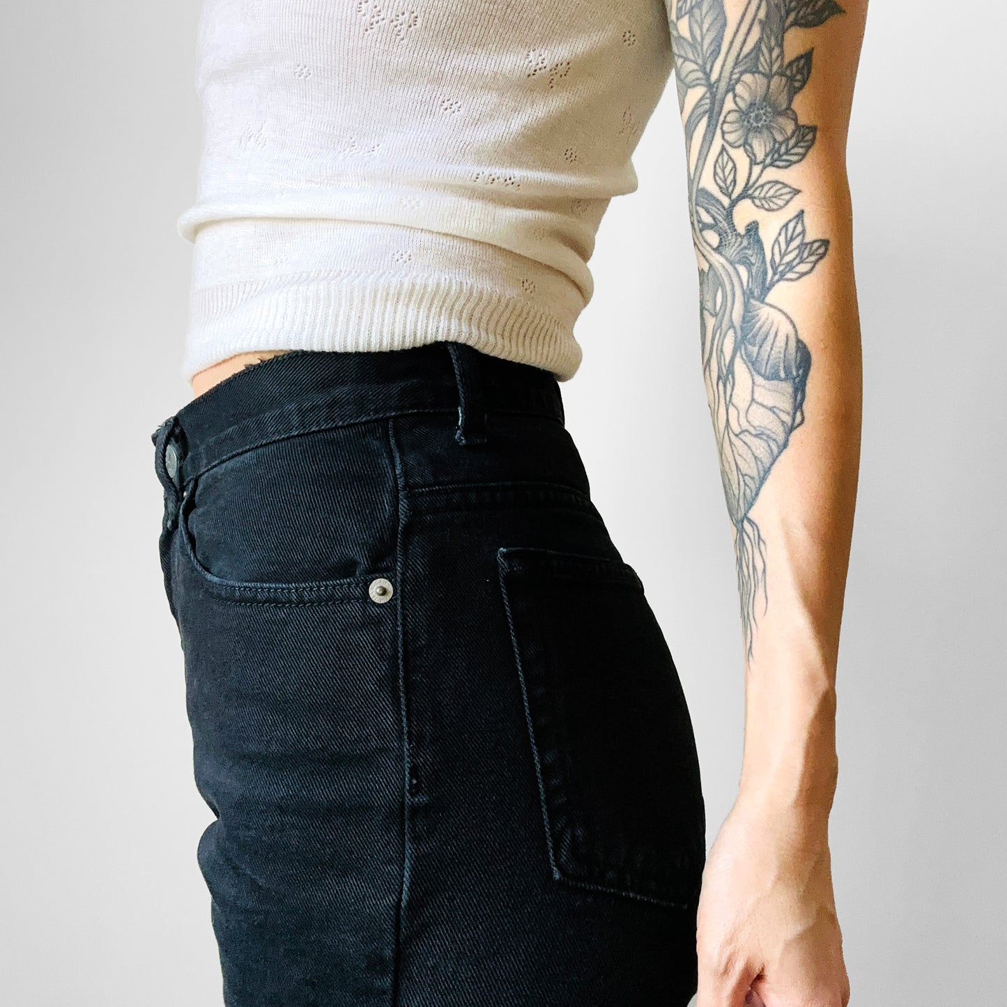 High-Waisted Tapered Leg Calvin Klein Missy Classic Rich Black Denim Jeans - Waist 25