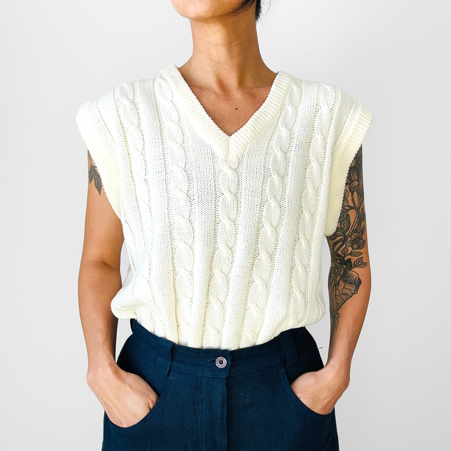 1970s Cream Soft Cable-Knit V-Neck Relaxed Fit Sweater Vest