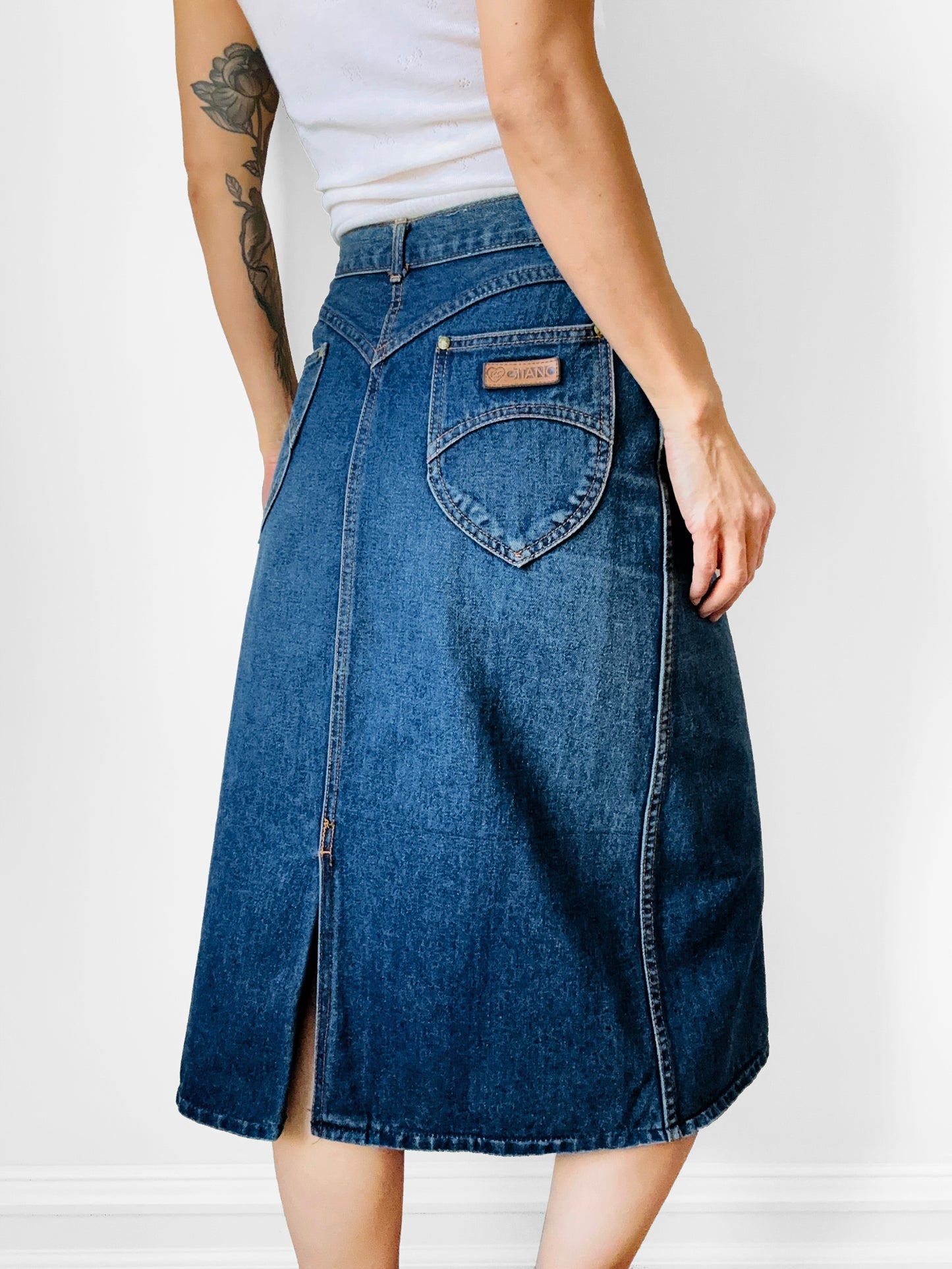 1980s Gitano Knee-Length Well-Worn Distressed Blue Jean Denim Skirt - Waist 28