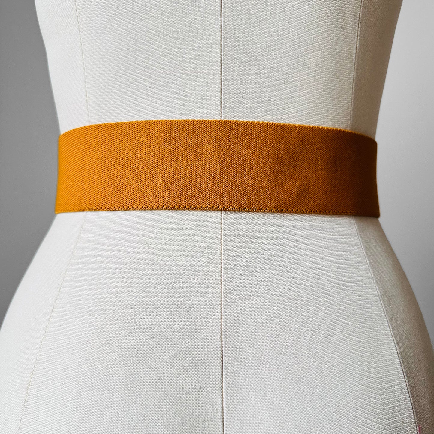 1980s Made in Canada Mustard Yellow Leaf Embellished Elastic Leather Belt - Sz. 30.5-32