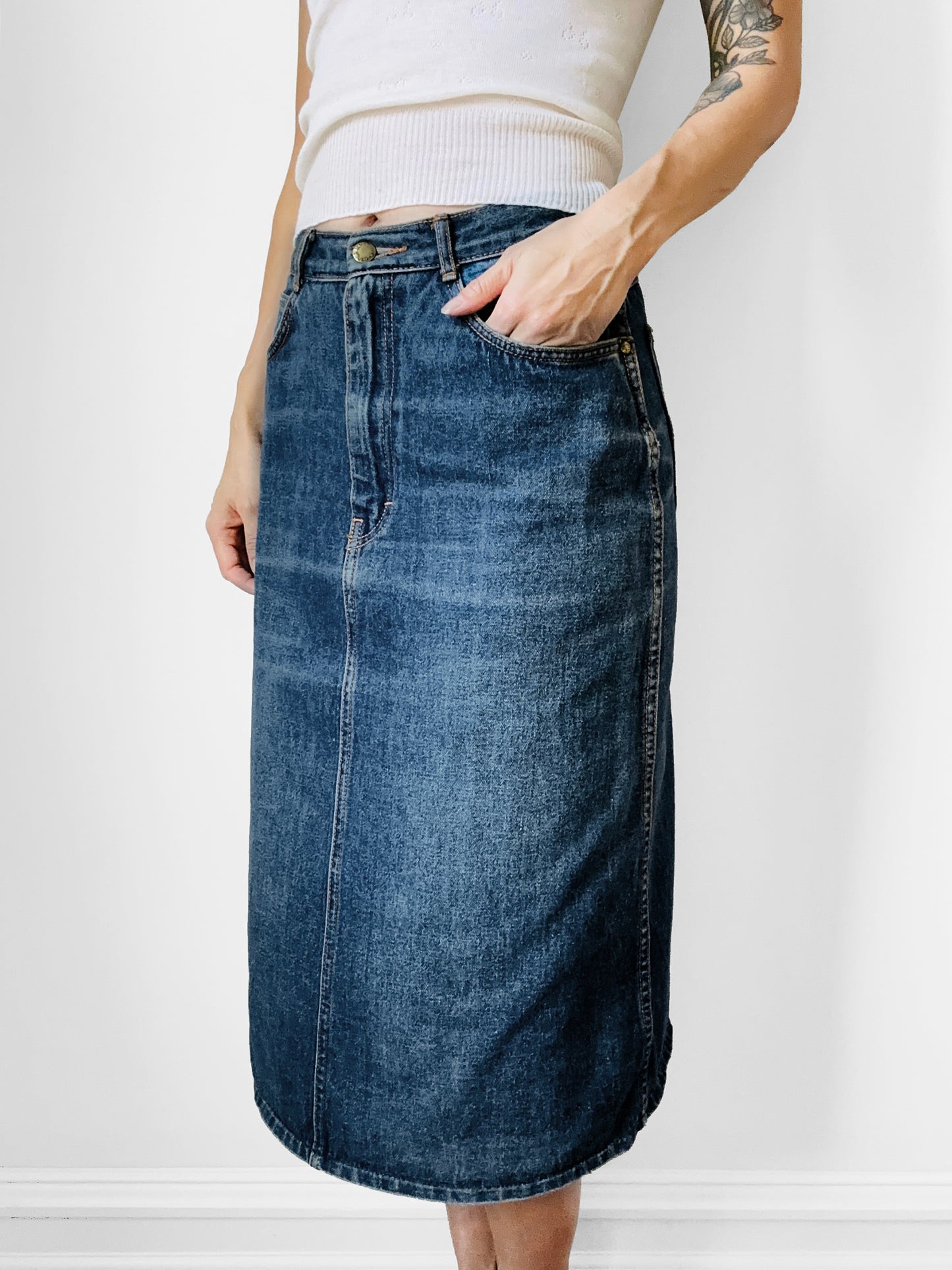 1980s Gitano Knee-Length Well-Worn Distressed Blue Jean Denim Skirt - Waist 28