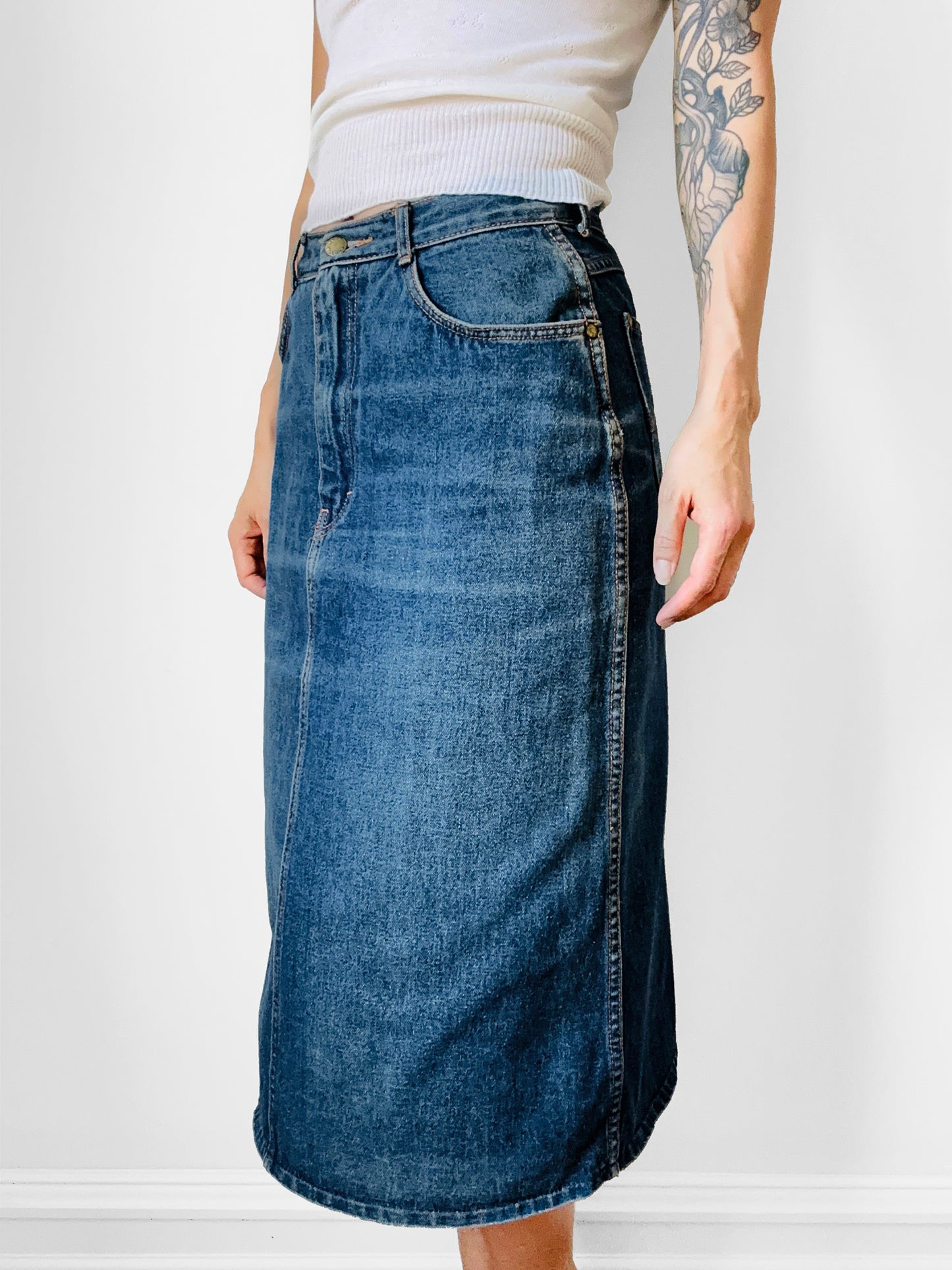 1980s Gitano Knee-Length Well-Worn Distressed Blue Jean Denim Skirt - Waist 28