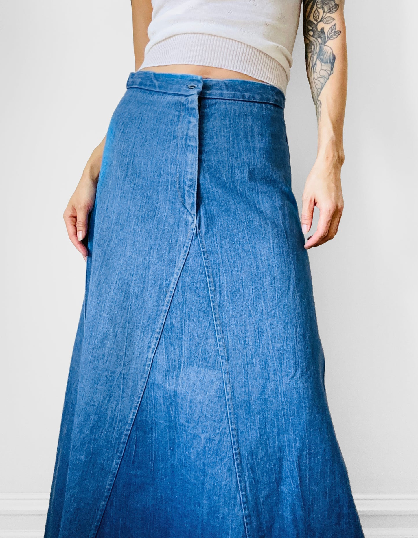 1970s Made in Canada Light Wash A-line Long Denim Jean Skirt - Waist 28