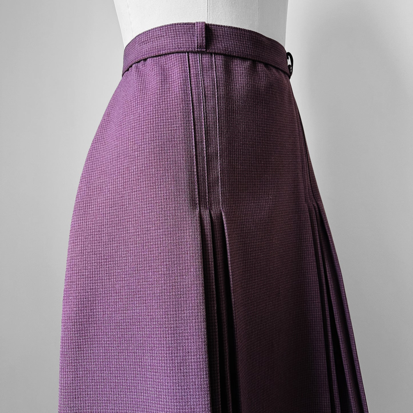 1960s Plum Purple Houndstooth Patterned A-Line Inverted Pleat Skirt - Waist 30