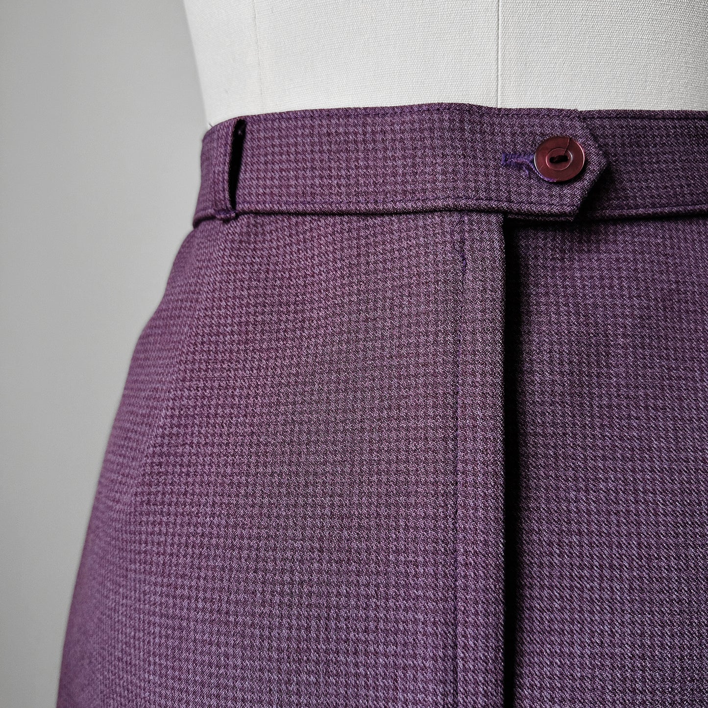 1960s Plum Purple Houndstooth Patterned A-Line Inverted Pleat Skirt - Waist 30