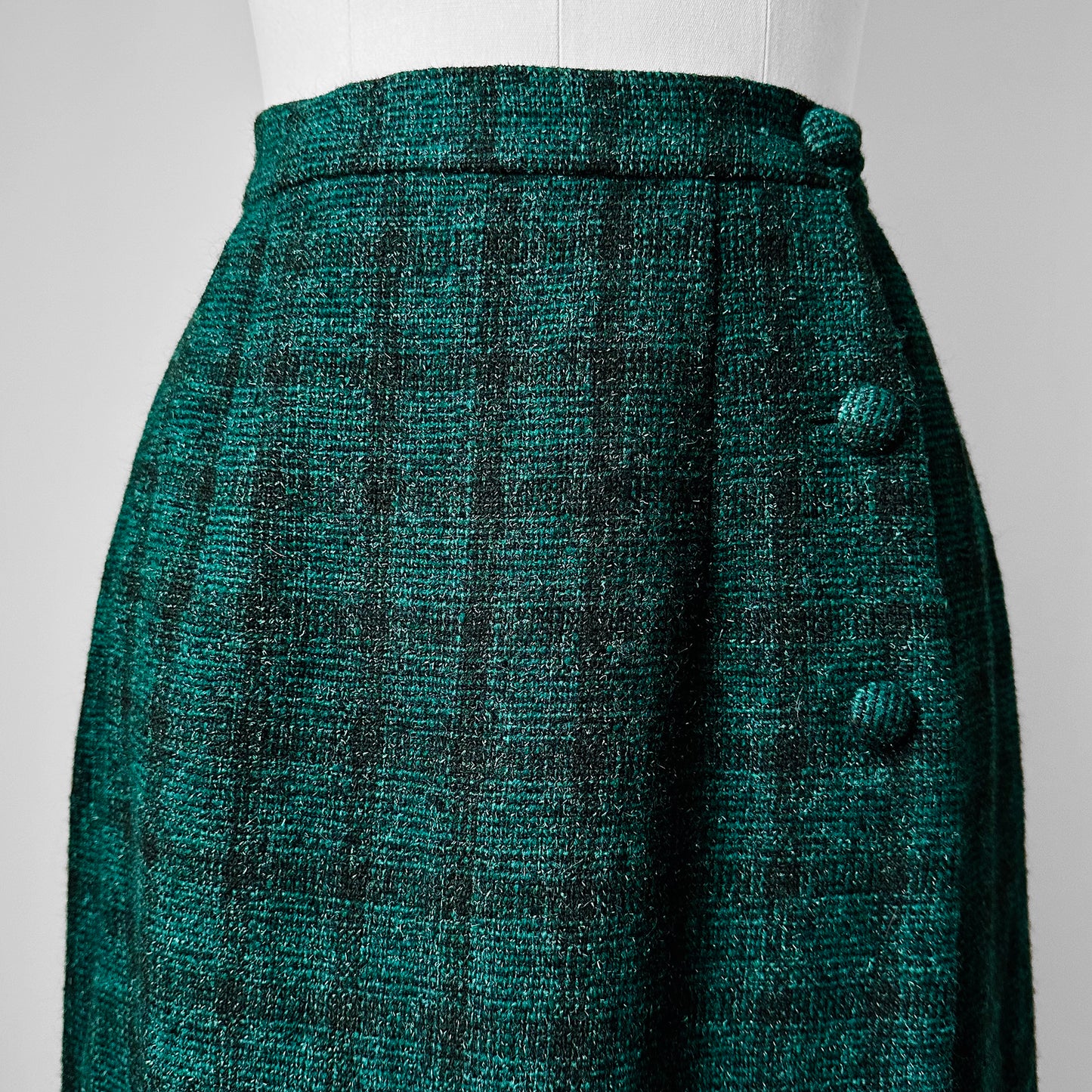 1980s Green and Black Plaid Side Button Wrap Front Midi-Length Skirt - M/L