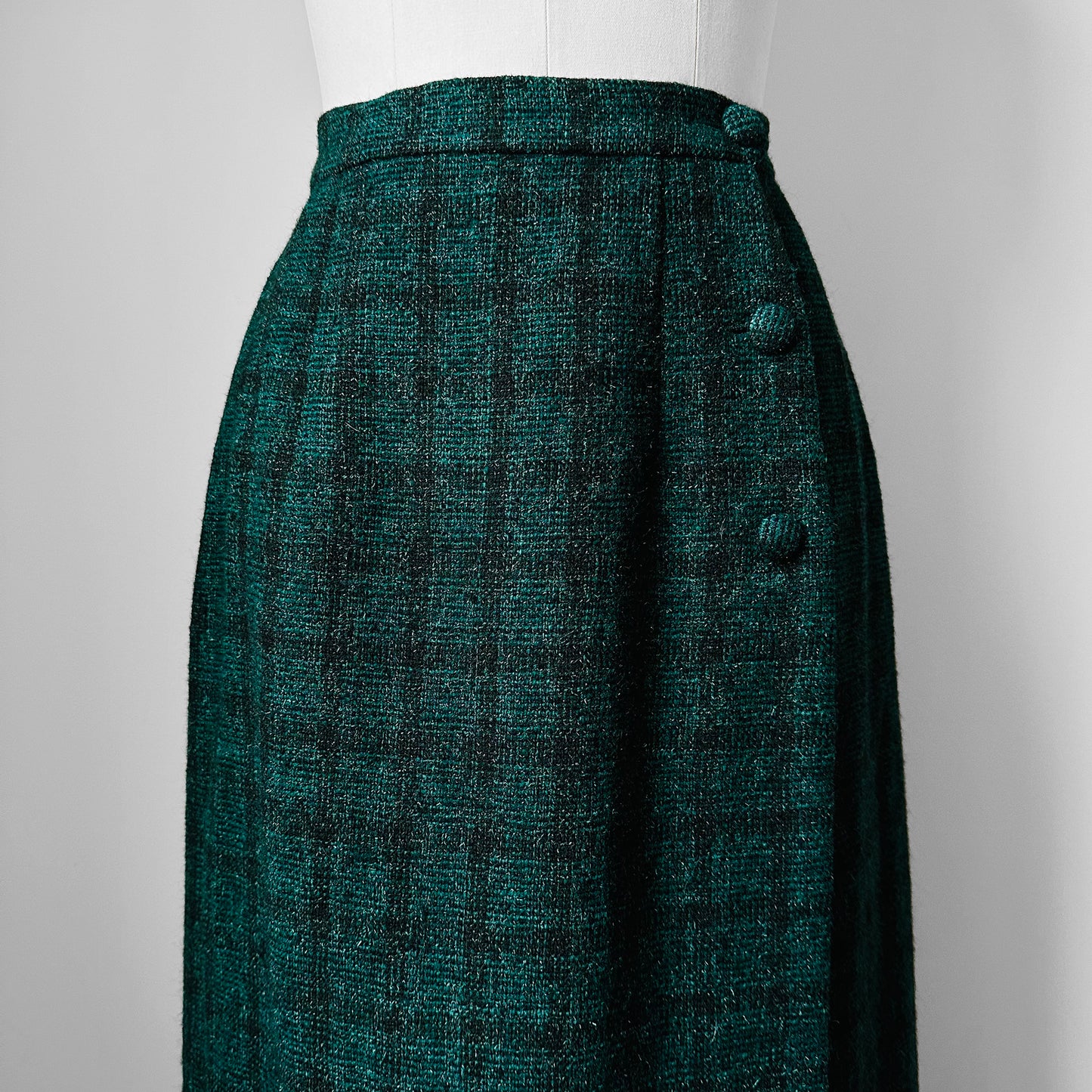 1980s Green and Black Plaid Side Button Wrap Front Midi-Length Skirt - M/L