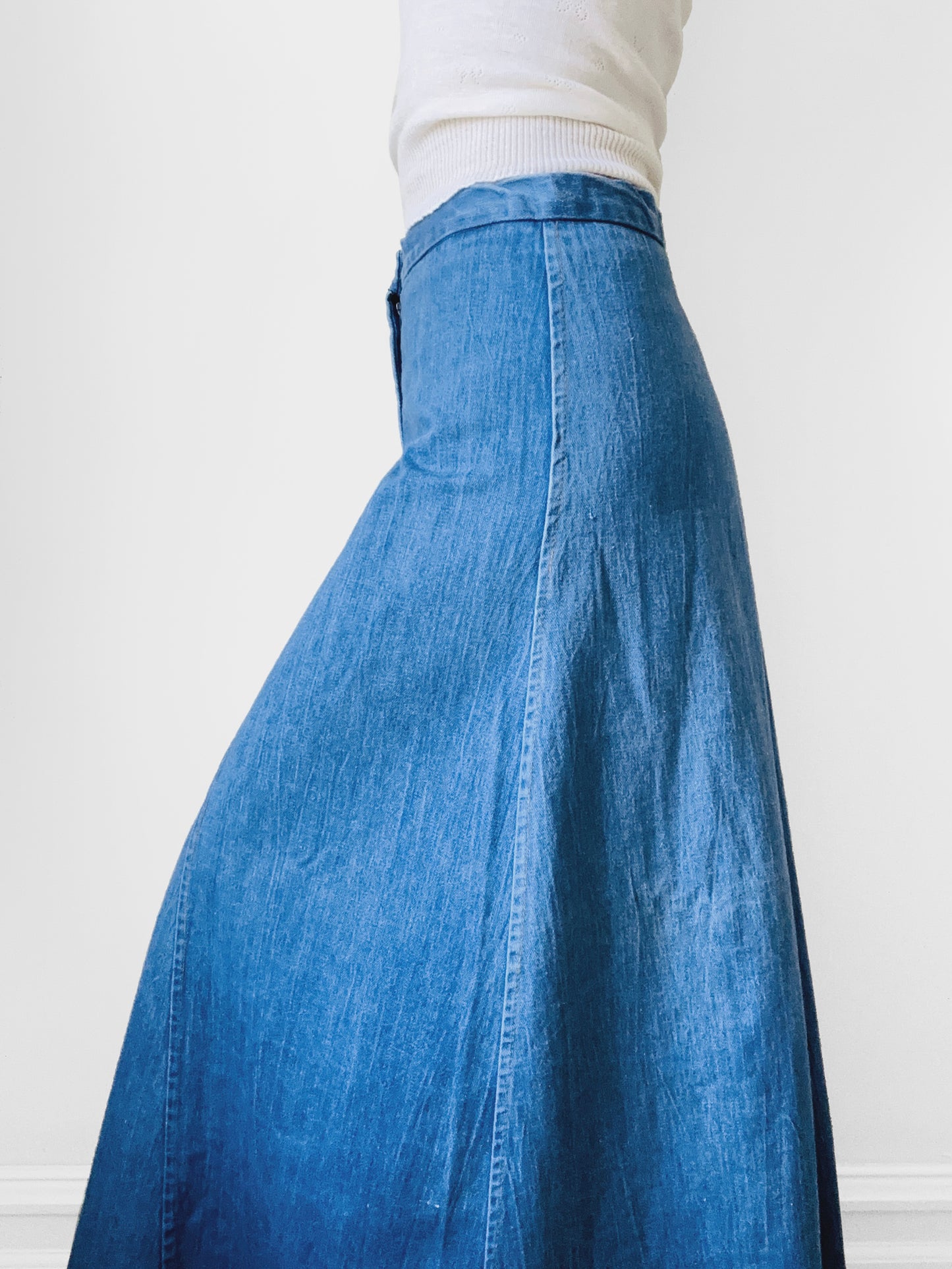 1970s Made in Canada Light Wash A-line Long Denim Jean Skirt - Waist 28