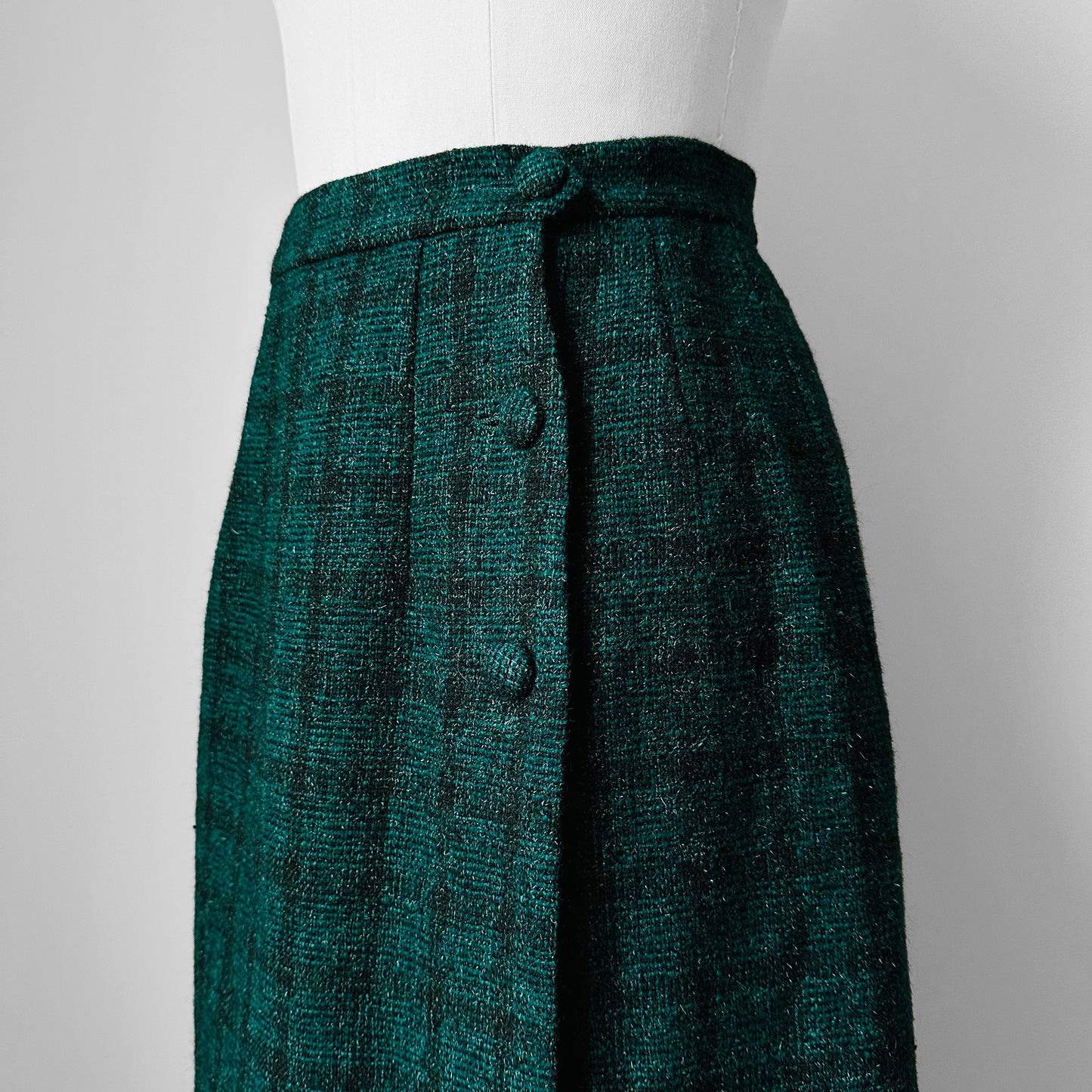 1980s Green and Black Plaid Side Button Wrap Front Midi-Length Skirt - M/L