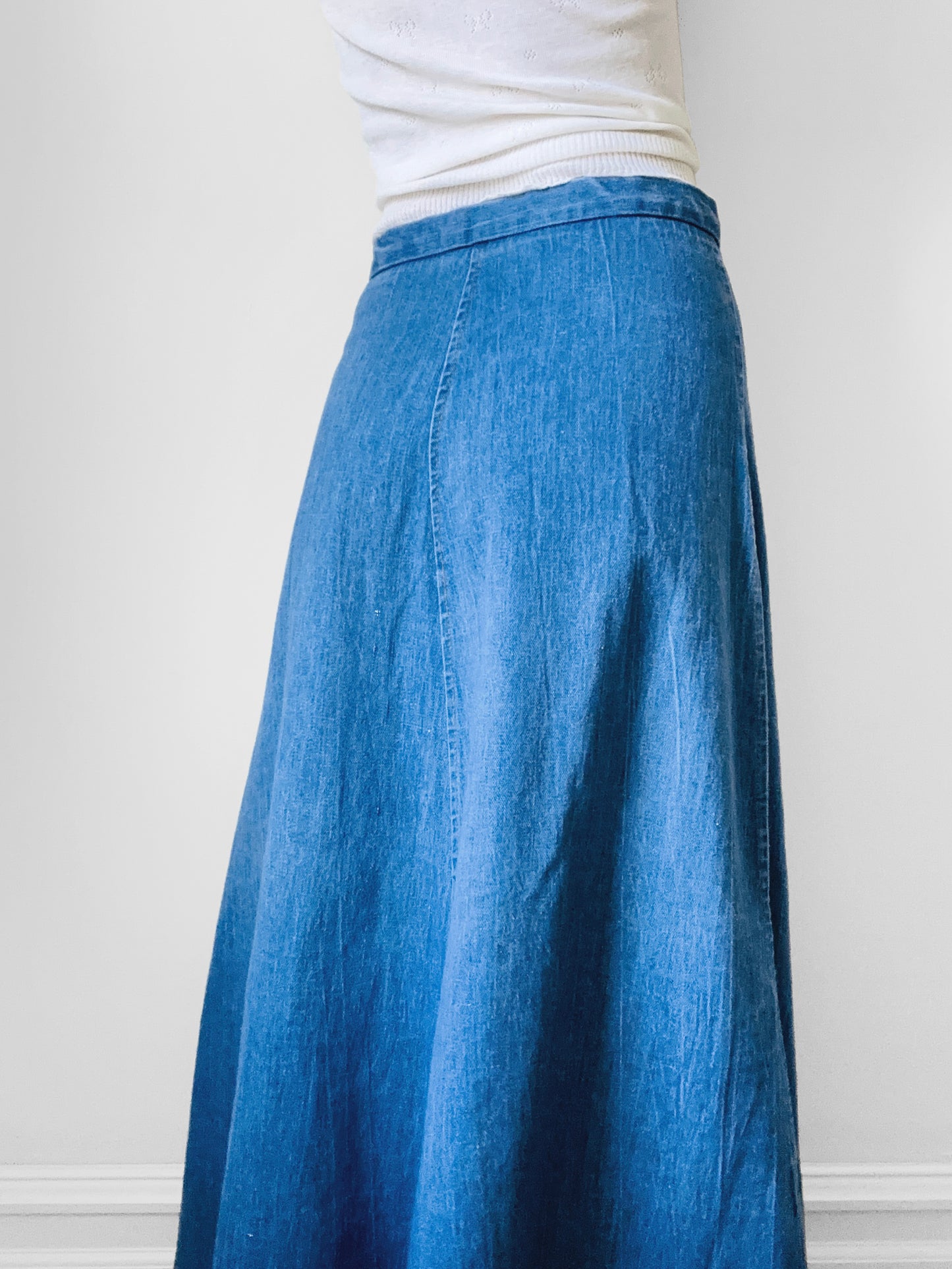 1970s Made in Canada Light Wash A-line Long Denim Jean Skirt - Waist 28