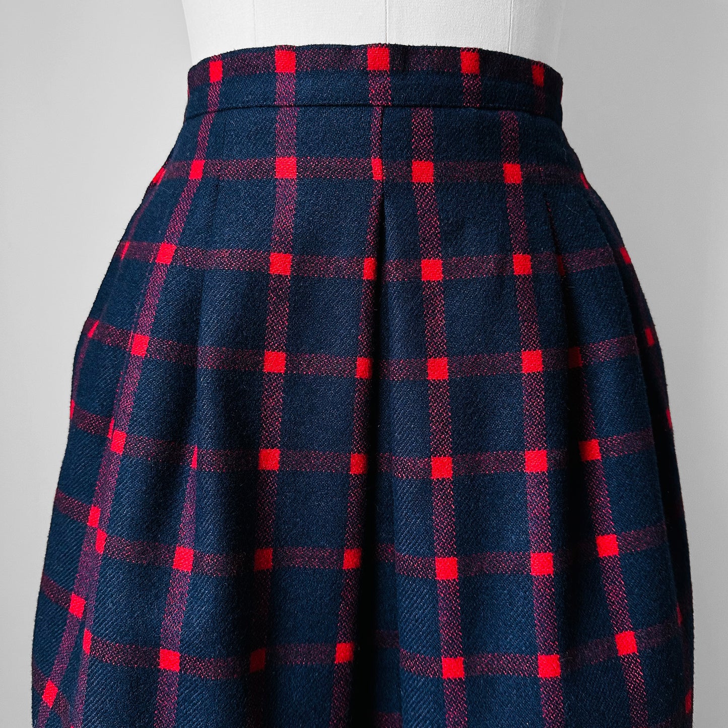 1960s-1970s Navy and Red Plaid Wool Inverted Pleat A-Line Pocketed Midi-Length Skirt - Waist 26.5